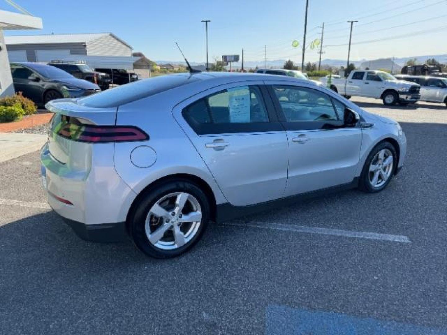 2014 Silver /Black Interior Chevrolet Volt Standard w/ LEP (1G1RE6E48EU) with an 1.4L L4 DOHC 16V PLUG-IN HYBRID engine, Continuously Variable Transmission transmission, located at 940 North Main Street, Cedar City, UT, 84720, (435) 628-0023, 37.692936, -113.061897 - Photo#10