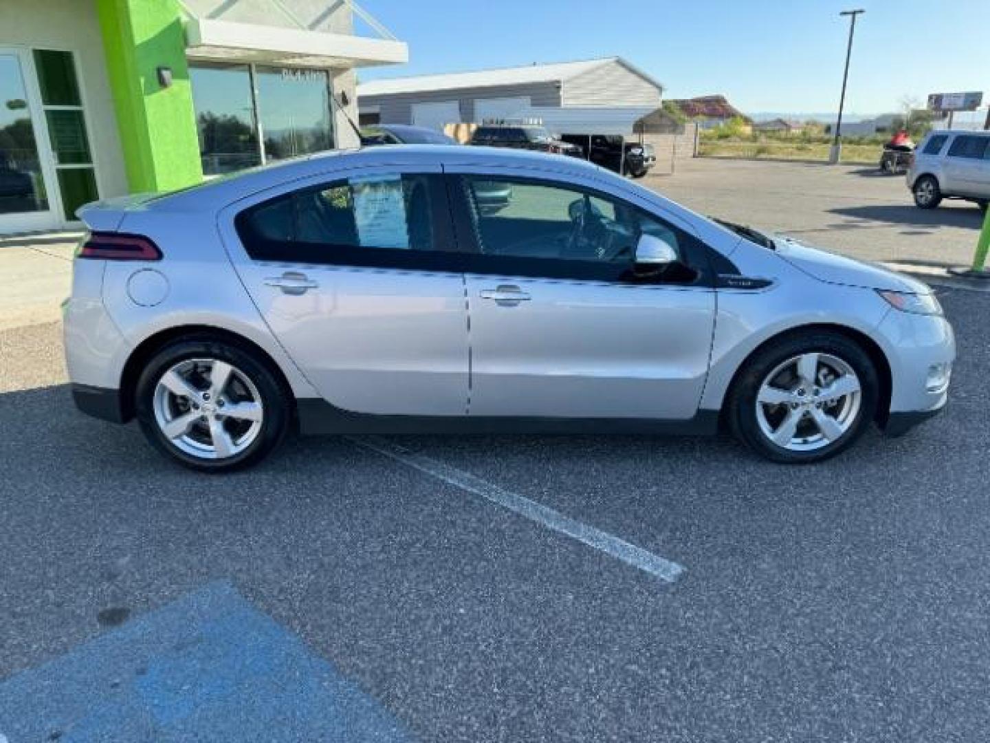 2014 Silver /Black Interior Chevrolet Volt Standard w/ LEP (1G1RE6E48EU) with an 1.4L L4 DOHC 16V PLUG-IN HYBRID engine, Continuously Variable Transmission transmission, located at 940 North Main Street, Cedar City, UT, 84720, (435) 628-0023, 37.692936, -113.061897 - Photo#11