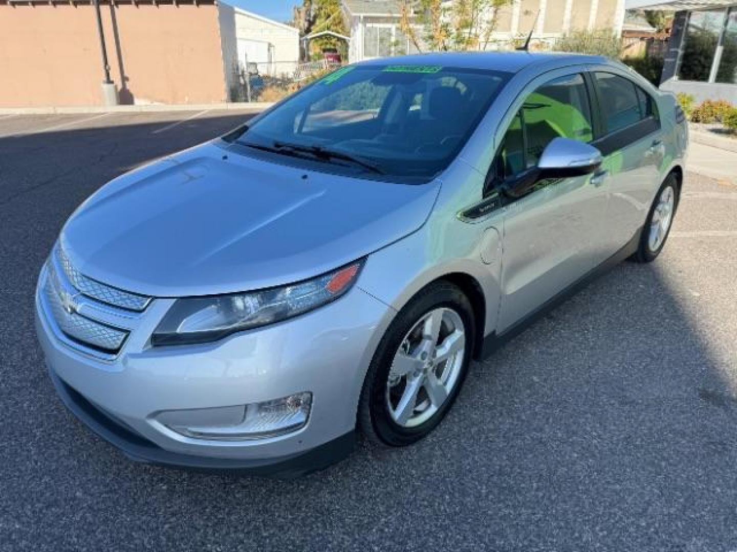 2014 Silver /Black Interior Chevrolet Volt Standard w/ LEP (1G1RE6E48EU) with an 1.4L L4 DOHC 16V PLUG-IN HYBRID engine, Continuously Variable Transmission transmission, located at 940 North Main Street, Cedar City, UT, 84720, (435) 628-0023, 37.692936, -113.061897 - Photo#3