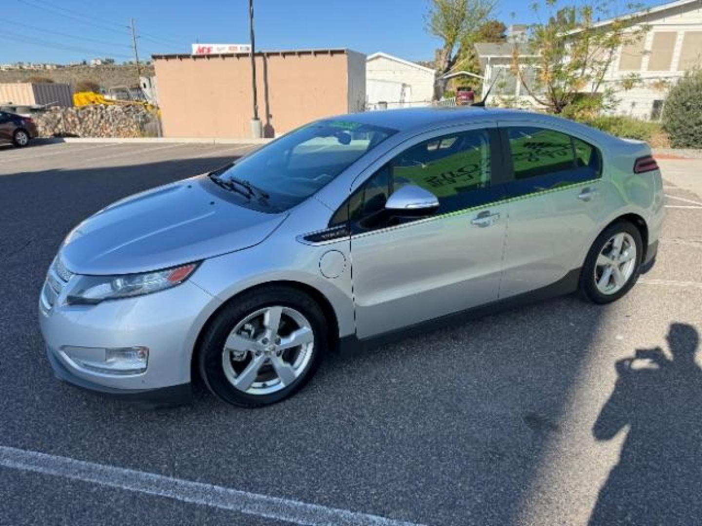 2014 Silver /Black Interior Chevrolet Volt Standard w/ LEP (1G1RE6E48EU) with an 1.4L L4 DOHC 16V PLUG-IN HYBRID engine, Continuously Variable Transmission transmission, located at 940 North Main Street, Cedar City, UT, 84720, (435) 628-0023, 37.692936, -113.061897 - Photo#4