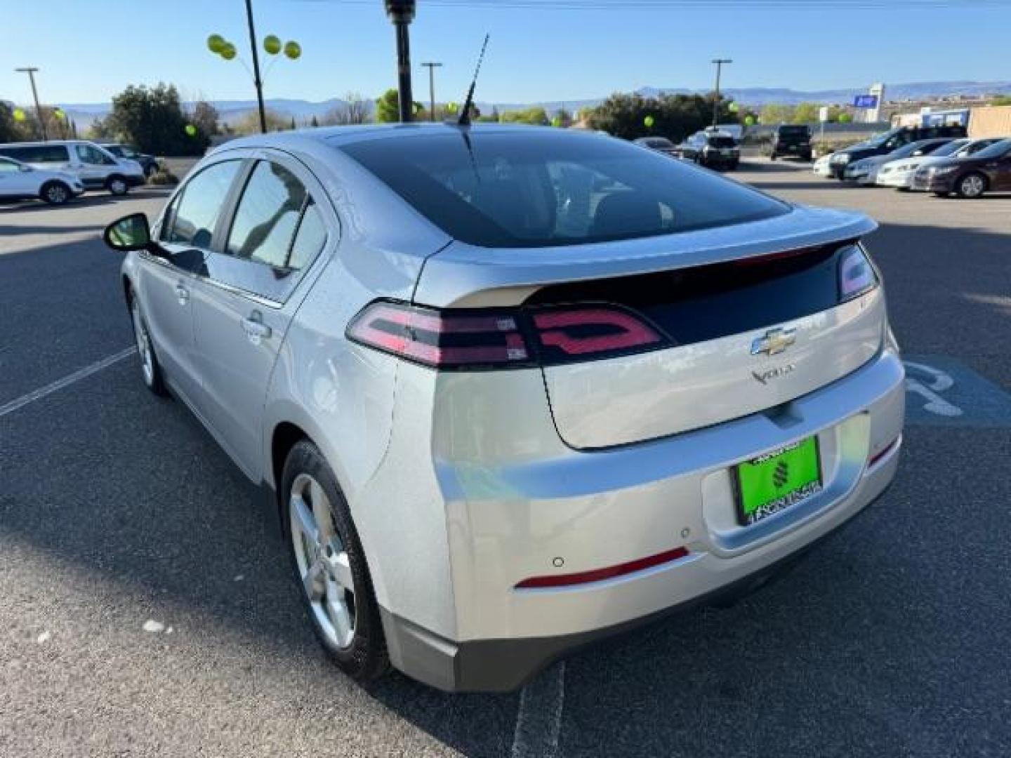 2014 Silver /Black Interior Chevrolet Volt Standard w/ LEP (1G1RE6E48EU) with an 1.4L L4 DOHC 16V PLUG-IN HYBRID engine, Continuously Variable Transmission transmission, located at 940 North Main Street, Cedar City, UT, 84720, (435) 628-0023, 37.692936, -113.061897 - Photo#7