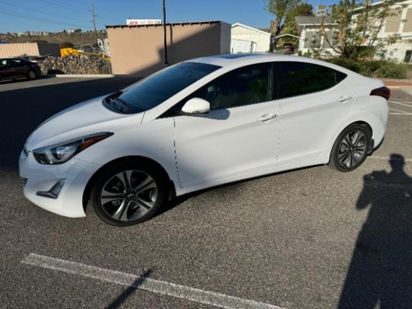 2015 Monaco White /Black Hyundai Elantra Sport 6AT (KMHDH4AHXFU) with an 2.0L L4 DOHC 16V engine, 6-Speed Automatic transmission, located at 1865 East Red Hills Pkwy, St. George, 84770, (435) 628-0023, 37.120850, -113.543640 - Photo#4