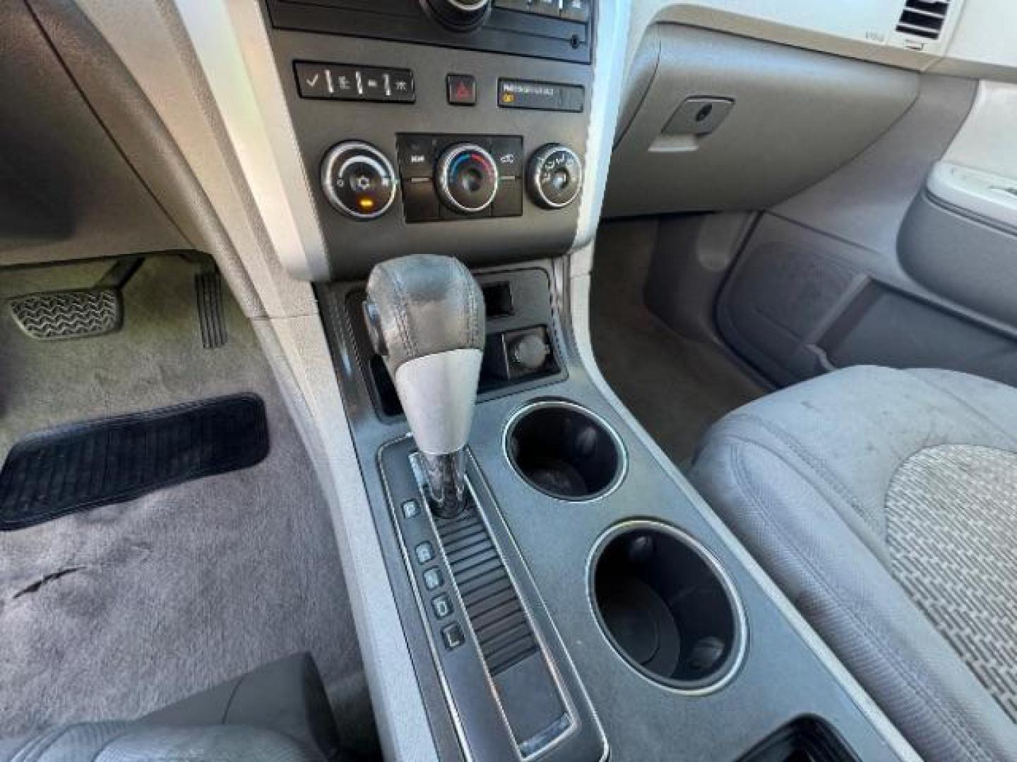 2012 White /Dark Gray Cloth Interior Chevrolet Traverse LT AWD (1GNKVGED9CJ) with an 3.6L V6 DOHC 24V engine, 6-Speed Automatic transmission, located at 940 North Main Street, Cedar City, UT, 84720, (435) 628-0023, 37.692936, -113.061897 - Photo#23