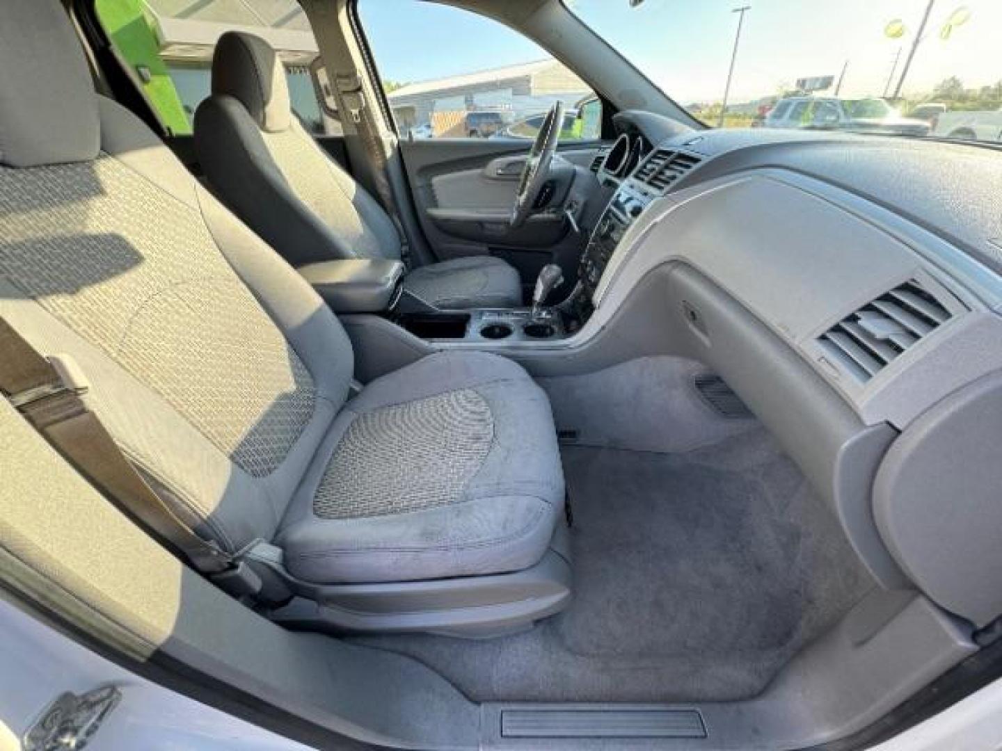 2012 White /Dark Gray Cloth Interior Chevrolet Traverse LT AWD (1GNKVGED9CJ) with an 3.6L V6 DOHC 24V engine, 6-Speed Automatic transmission, located at 940 North Main Street, Cedar City, UT, 84720, (435) 628-0023, 37.692936, -113.061897 - Photo#32