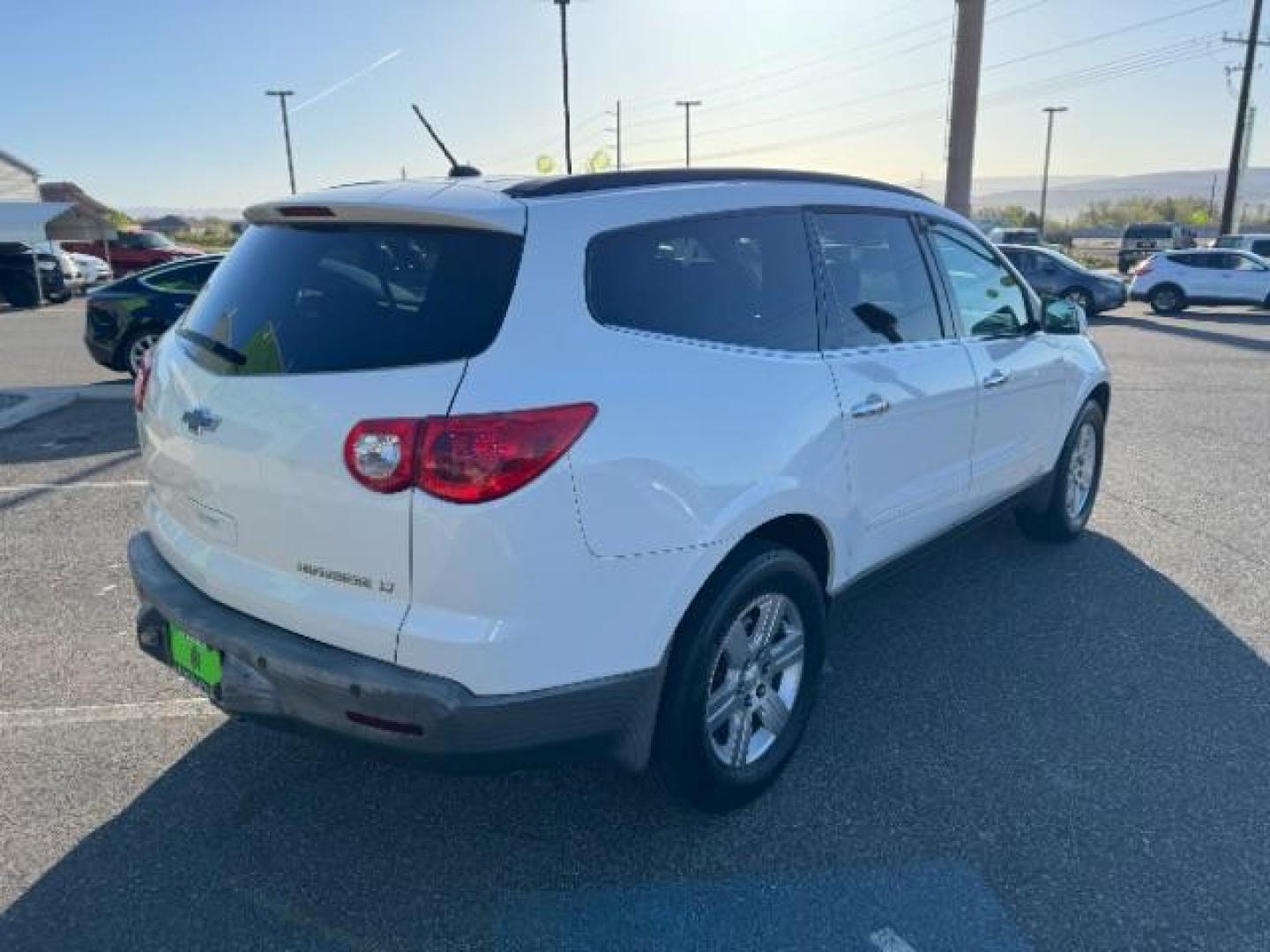 2012 White /Dark Gray Cloth Interior Chevrolet Traverse LT AWD (1GNKVGED9CJ) with an 3.6L V6 DOHC 24V engine, 6-Speed Automatic transmission, located at 940 North Main Street, Cedar City, UT, 84720, (435) 628-0023, 37.692936, -113.061897 - Photo#8