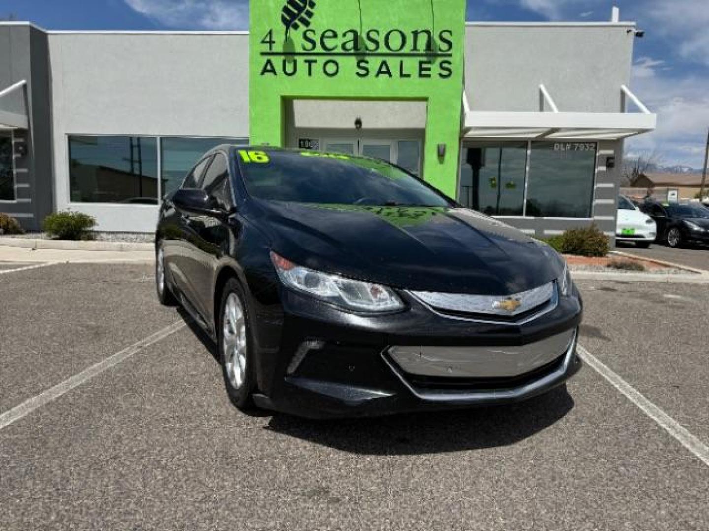 2016 Heather Gray Metallic /Jet Black/Brandy, leather Chevrolet Volt Premier (1G1RD6S52GU) with an 1.5L L4 DOHC 16V PLUG-IN HYBRID engine, Continuously Variable Transmission transmission, located at 1865 East Red Hills Pkwy, St. George, 84770, (435) 628-0023, 37.120850, -113.543640 - Photo#0