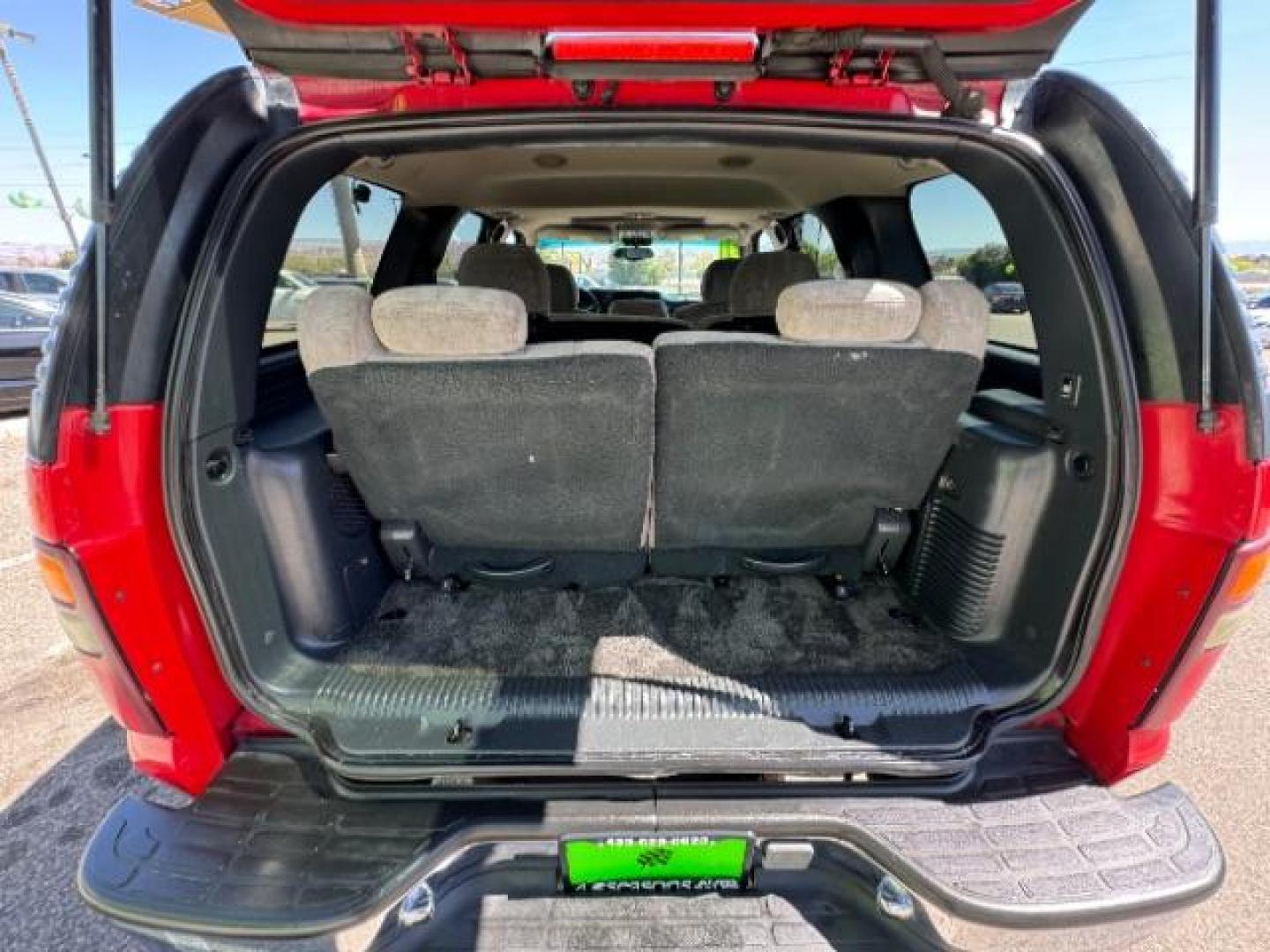 2001 Victory Red /Graphite/Medium Gray Cloth Chevrolet Tahoe 4WD (1GNEK13T31R) with an 5.3L V8 OHV 16V engine, 4-Speed Automatic transmission, located at 1865 East Red Hills Pkwy, St. George, 84770, (435) 628-0023, 37.120850, -113.543640 - Photo#26