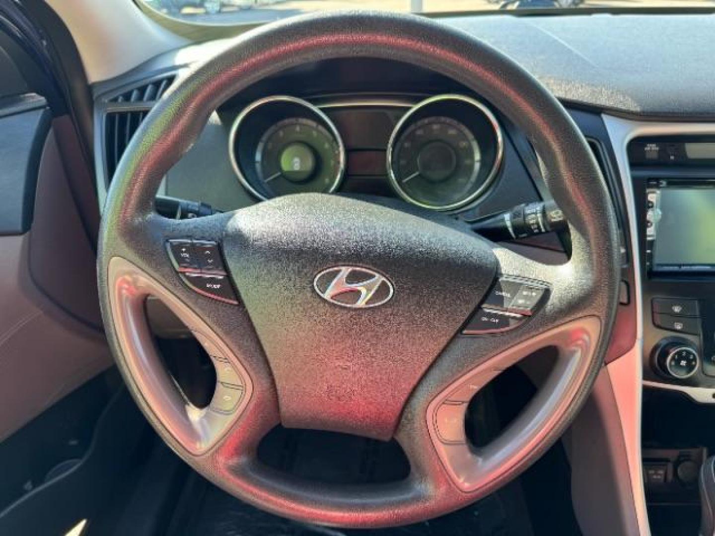 2013 indigo /Black Cloth Interior Hyundai Sonata GLS (5NPEB4AC7DH) with an 2.4L L4 DOHC 16V engine, 6-Speed Automatic transmission, located at 1865 East Red Hills Pkwy, St. George, 84770, (435) 628-0023, 37.120850, -113.543640 - Photo#16