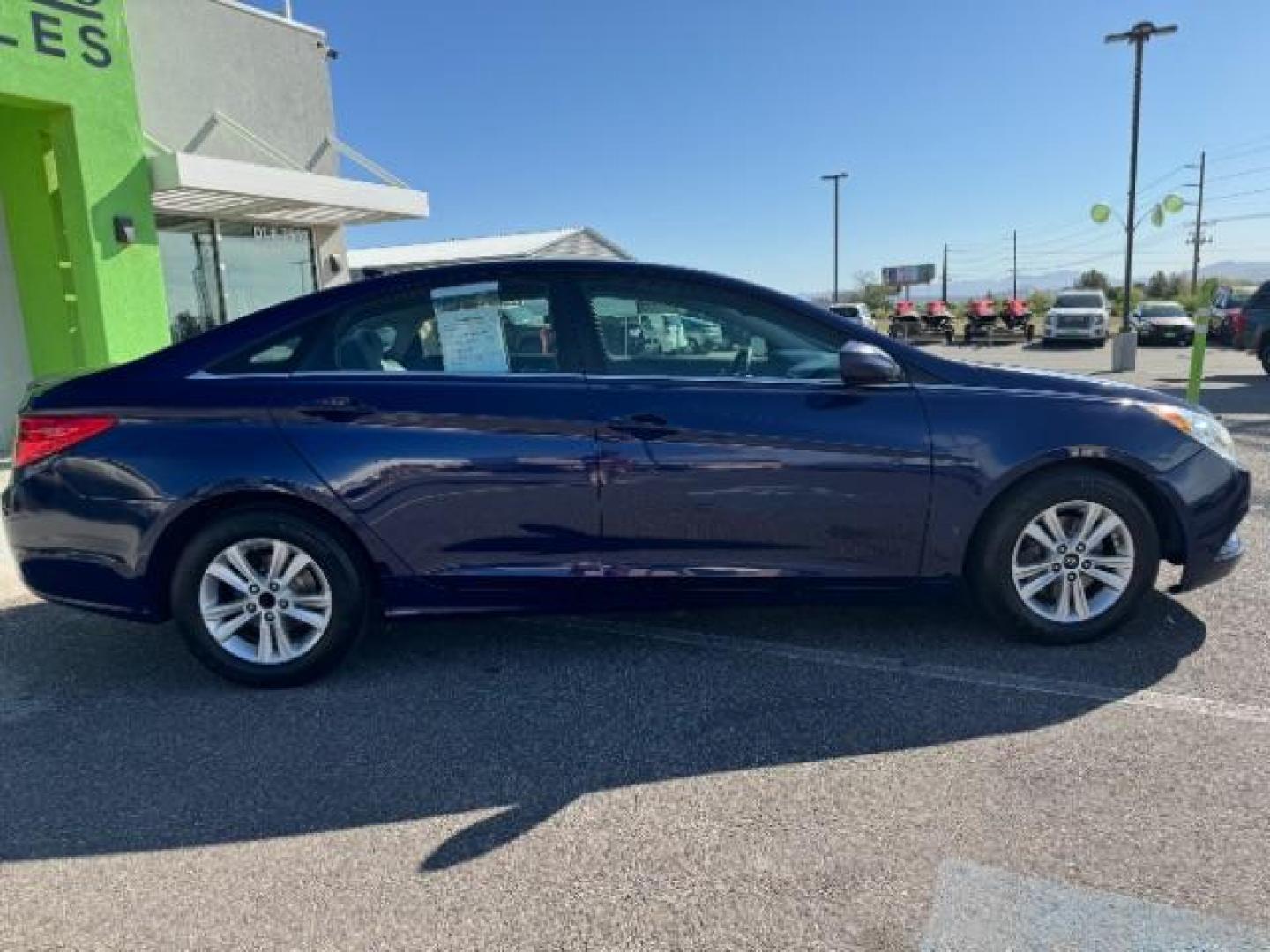 2013 indigo /Black Cloth Interior Hyundai Sonata GLS (5NPEB4AC7DH) with an 2.4L L4 DOHC 16V engine, 6-Speed Automatic transmission, located at 1865 East Red Hills Pkwy, St. George, 84770, (435) 628-0023, 37.120850, -113.543640 - Photo#9