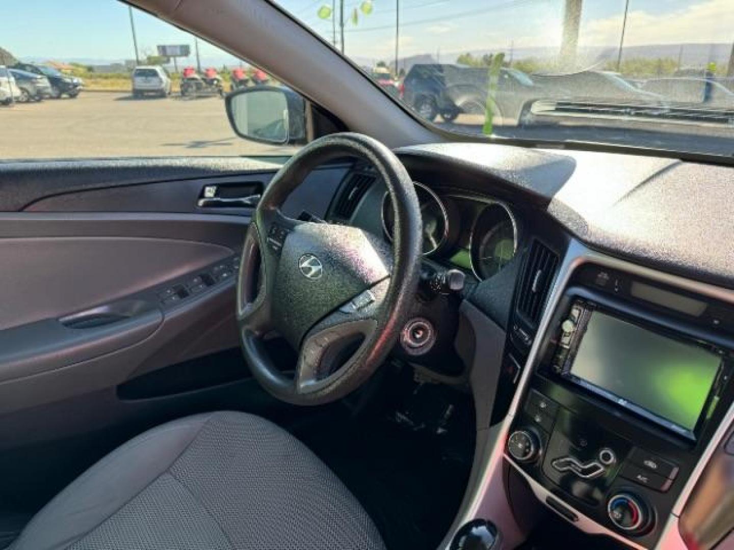 2013 indigo /Black Cloth Interior Hyundai Sonata GLS (5NPEB4AC7DH) with an 2.4L L4 DOHC 16V engine, 6-Speed Automatic transmission, located at 1865 East Red Hills Pkwy, St. George, 84770, (435) 628-0023, 37.120850, -113.543640 - Photo#32