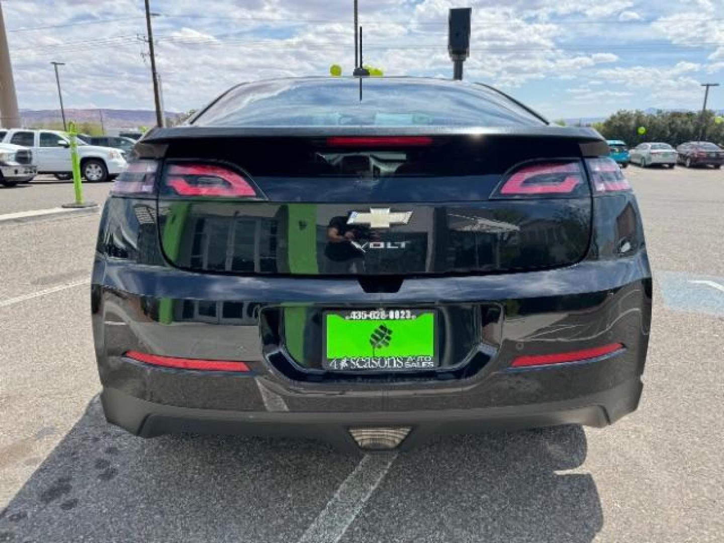 2015 Black /Jet Black/Dark Accents Chevrolet Volt Premium w/ Navigation (1G1RD6E45FU) with an 1.4L L4 DOHC 16V PLUG-IN HYBRID engine, Continuously Variable Transmission transmission, located at 1865 East Red Hills Pkwy, St. George, 84770, (435) 628-0023, 37.120850, -113.543640 - ***This vehicle qualifies for the EV/Hybrid tax rebate of up to $4,000*** We are setup with the IRS to recieve direct payments within 72 hours. We file the rebate online with IRS and can credit it to your down payment, reduce the sales price OR give you cashback!! These cars will not last and can o - Photo#9