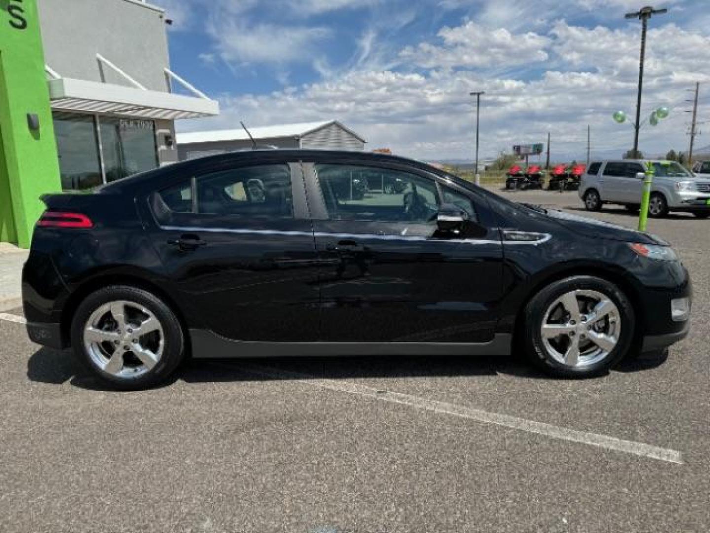 2015 Black /Jet Black/Dark Accents Chevrolet Volt Premium w/ Navigation (1G1RD6E45FU) with an 1.4L L4 DOHC 16V PLUG-IN HYBRID engine, Continuously Variable Transmission transmission, located at 1865 East Red Hills Pkwy, St. George, 84770, (435) 628-0023, 37.120850, -113.543640 - ***This vehicle qualifies for the EV/Hybrid tax rebate of up to $4,000*** We are setup with the IRS to recieve direct payments within 72 hours. We file the rebate online with IRS and can credit it to your down payment, reduce the sales price OR give you cashback!! These cars will not last and can o - Photo#10