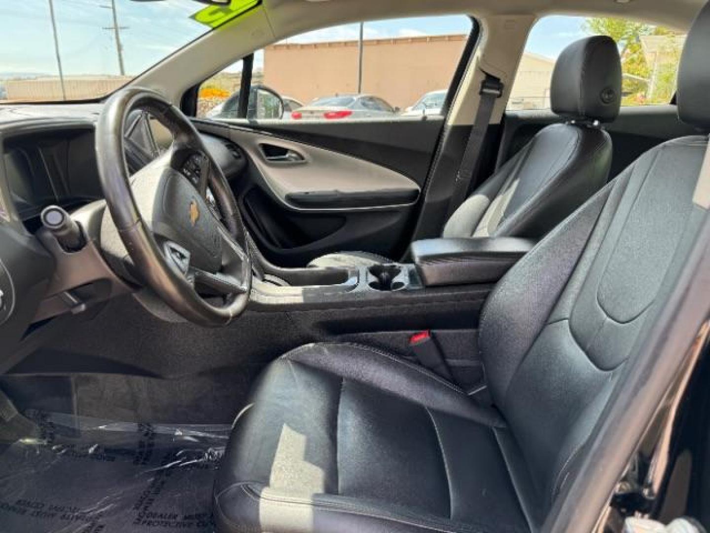 2015 Black /Jet Black/Dark Accents Chevrolet Volt Premium w/ Navigation (1G1RD6E45FU) with an 1.4L L4 DOHC 16V PLUG-IN HYBRID engine, Continuously Variable Transmission transmission, located at 1865 East Red Hills Pkwy, St. George, 84770, (435) 628-0023, 37.120850, -113.543640 - ***This vehicle qualifies for the EV/Hybrid tax rebate of up to $4,000*** We are setup with the IRS to recieve direct payments within 72 hours. We file the rebate online with IRS and can credit it to your down payment, reduce the sales price OR give you cashback!! These cars will not last and can o - Photo#19