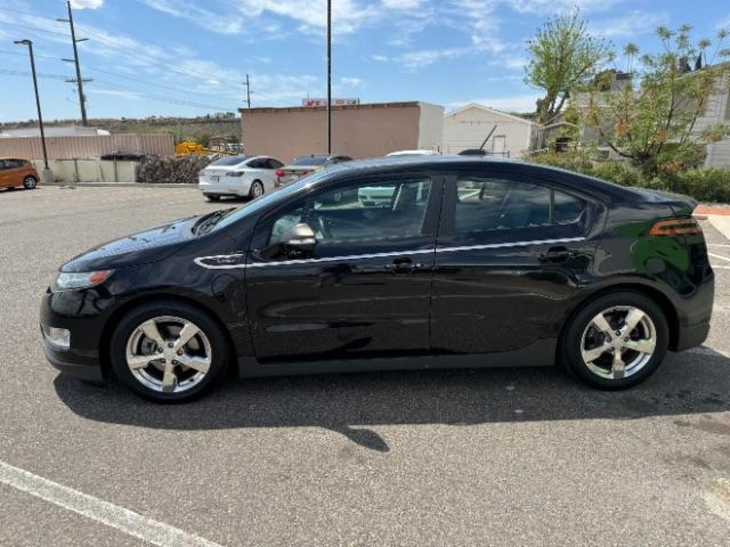 2015 Black /Jet Black/Dark Accents Chevrolet Volt Premium w/ Navigation (1G1RD6E45FU) with an 1.4L L4 DOHC 16V PLUG-IN HYBRID engine, Continuously Variable Transmission transmission, located at 1865 East Red Hills Pkwy, St. George, 84770, (435) 628-0023, 37.120850, -113.543640 - ***This vehicle qualifies for the EV/Hybrid tax rebate of up to $4,000*** We are setup with the IRS to recieve direct payments within 72 hours. We file the rebate online with IRS and can credit it to your down payment, reduce the sales price OR give you cashback!! These cars will not last and can o - Photo#6