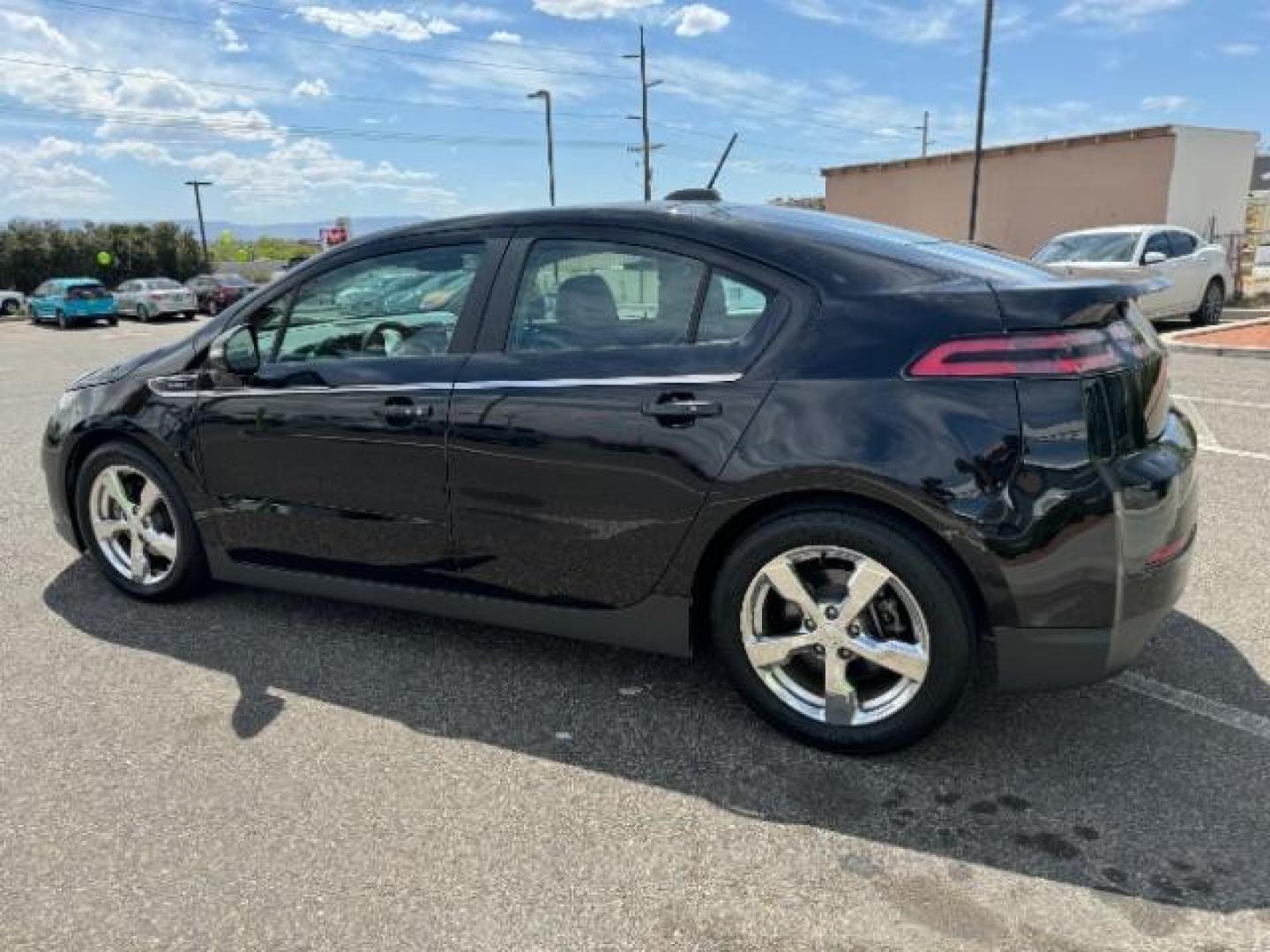 2015 Black /Jet Black/Dark Accents Chevrolet Volt Premium w/ Navigation (1G1RD6E45FU) with an 1.4L L4 DOHC 16V PLUG-IN HYBRID engine, Continuously Variable Transmission transmission, located at 1865 East Red Hills Pkwy, St. George, 84770, (435) 628-0023, 37.120850, -113.543640 - ***This vehicle qualifies for the EV/Hybrid tax rebate of up to $4,000*** We are setup with the IRS to recieve direct payments within 72 hours. We file the rebate online with IRS and can credit it to your down payment, reduce the sales price OR give you cashback!! These cars will not last and can o - Photo#7