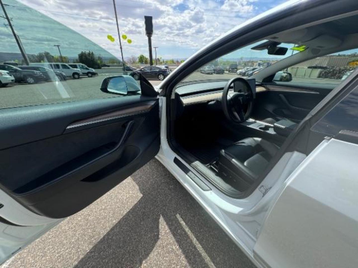 2022 Pearl White Multi-Coat /All Black Tesla Model 3 Standard Range Plus (5YJ3E1EA5NF) with an ELECTRIC engine, 1-Speed Automatic transmission, located at 1865 East Red Hills Pkwy, St. George, 84770, (435) 628-0023, 37.120850, -113.543640 - Sold - But we can special order you any Tesla from our large network of preowned electric vehicles. Call us to discuss current pricing and inventory. - Photo#17