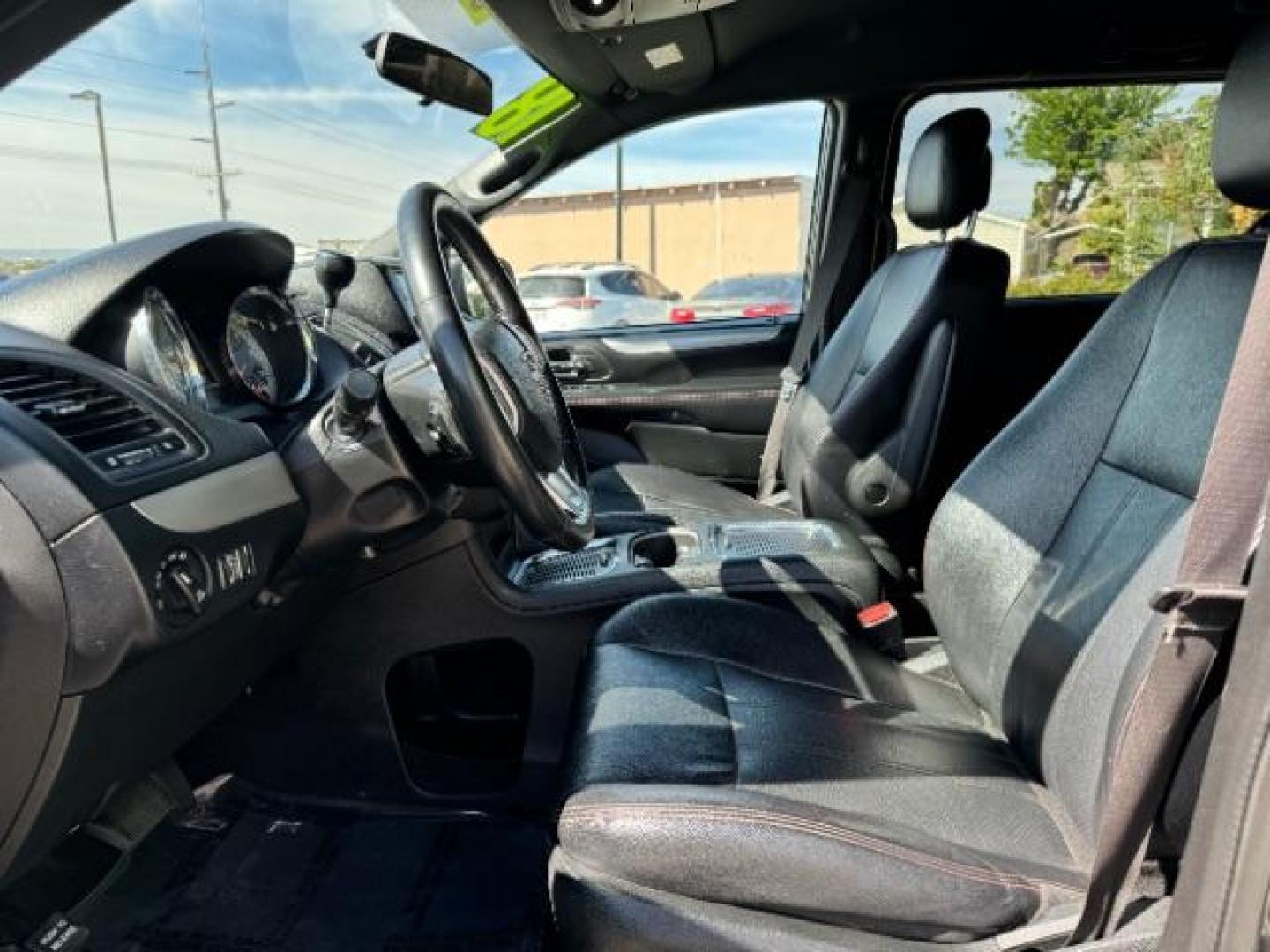 2018 Black /Black leather Dodge Grand Caravan GT (2C4RDGEG5JR) with an 3.6L V6 DOHC 24V engine, 6-Speed Automatic transmission, located at 1865 East Red Hills Pkwy, St. George, 84770, (435) 628-0023, 37.120850, -113.543640 - Photo#16