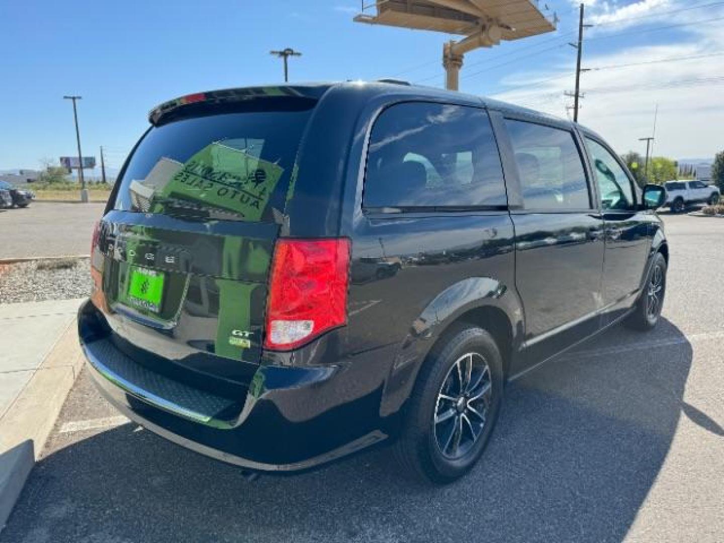 2018 Black /Black leather Dodge Grand Caravan GT (2C4RDGEG5JR) with an 3.6L V6 DOHC 24V engine, 6-Speed Automatic transmission, located at 1865 East Red Hills Pkwy, St. George, 84770, (435) 628-0023, 37.120850, -113.543640 - Photo#6