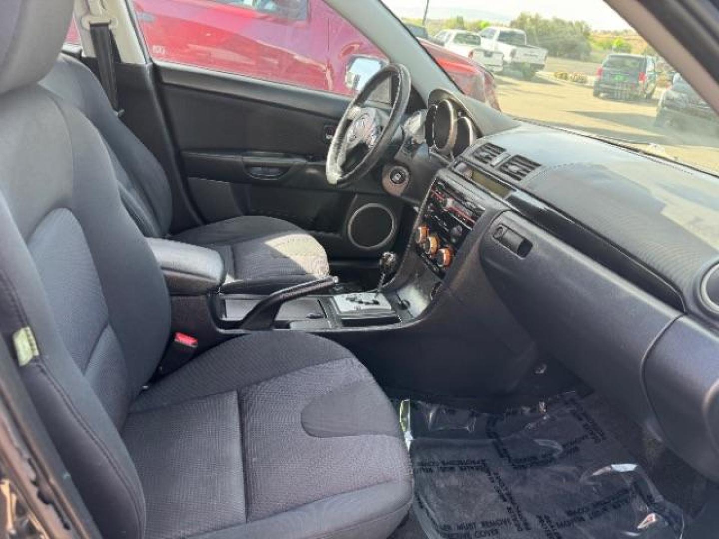 2008 Black Mica /Gray Cloth Interior Mazda MAZDA3 s Sport 5-Door (JM1BK343X81) with an 2.3L L4 DOHC 16V engine, located at 1865 East Red Hills Pkwy, St. George, 84770, (435) 628-0023, 37.120850, -113.543640 - Photo#9