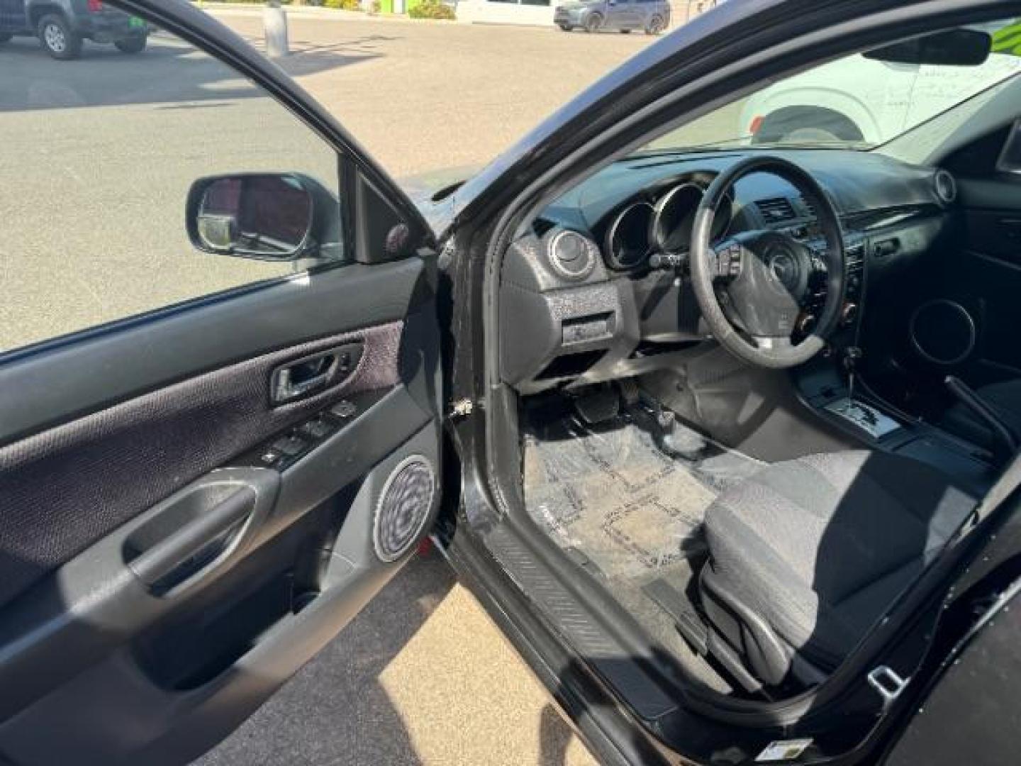 2008 Black Mica /Gray Cloth Interior Mazda MAZDA3 s Sport 5-Door (JM1BK343X81) with an 2.3L L4 DOHC 16V engine, located at 1865 East Red Hills Pkwy, St. George, 84770, (435) 628-0023, 37.120850, -113.543640 - Photo#6