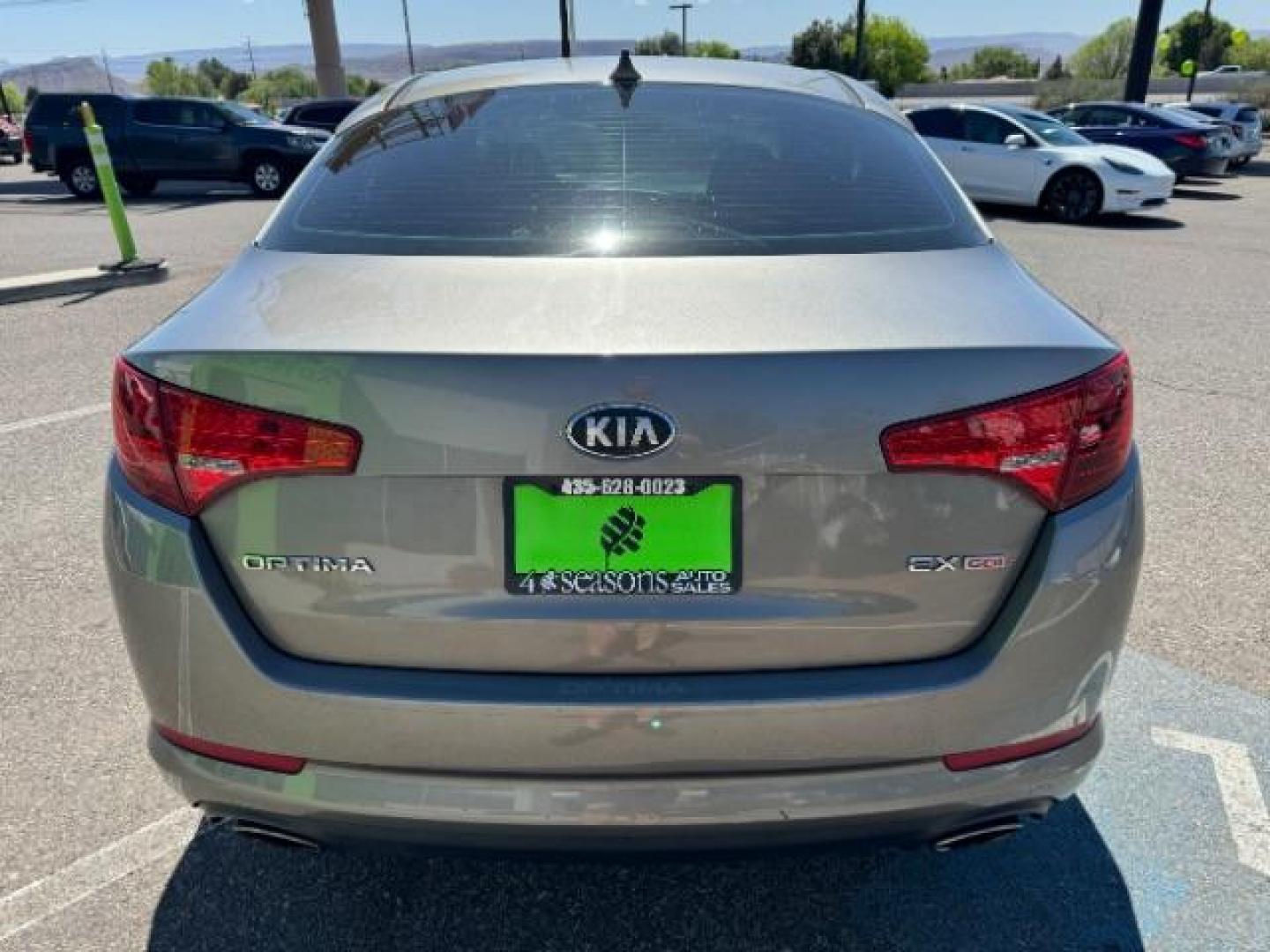 2013 Satin Metal Metallic /Gray Leather Interior Kia Optima EX (5XXGN4A72DG) with an 2.4L L4 DOHC 16V engine, 6-Speed Automatic transmission, located at 1865 East Red Hills Pkwy, St. George, 84770, (435) 628-0023, 37.120850, -113.543640 - Photo#9