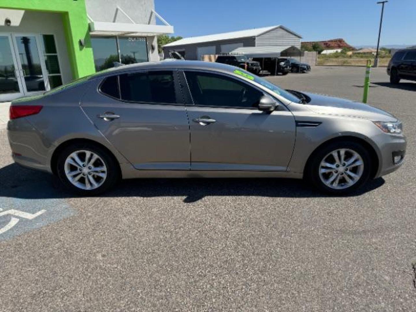 2013 Satin Metal Metallic /Gray Leather Interior Kia Optima EX (5XXGN4A72DG) with an 2.4L L4 DOHC 16V engine, 6-Speed Automatic transmission, located at 1865 East Red Hills Pkwy, St. George, 84770, (435) 628-0023, 37.120850, -113.543640 - Photo#12