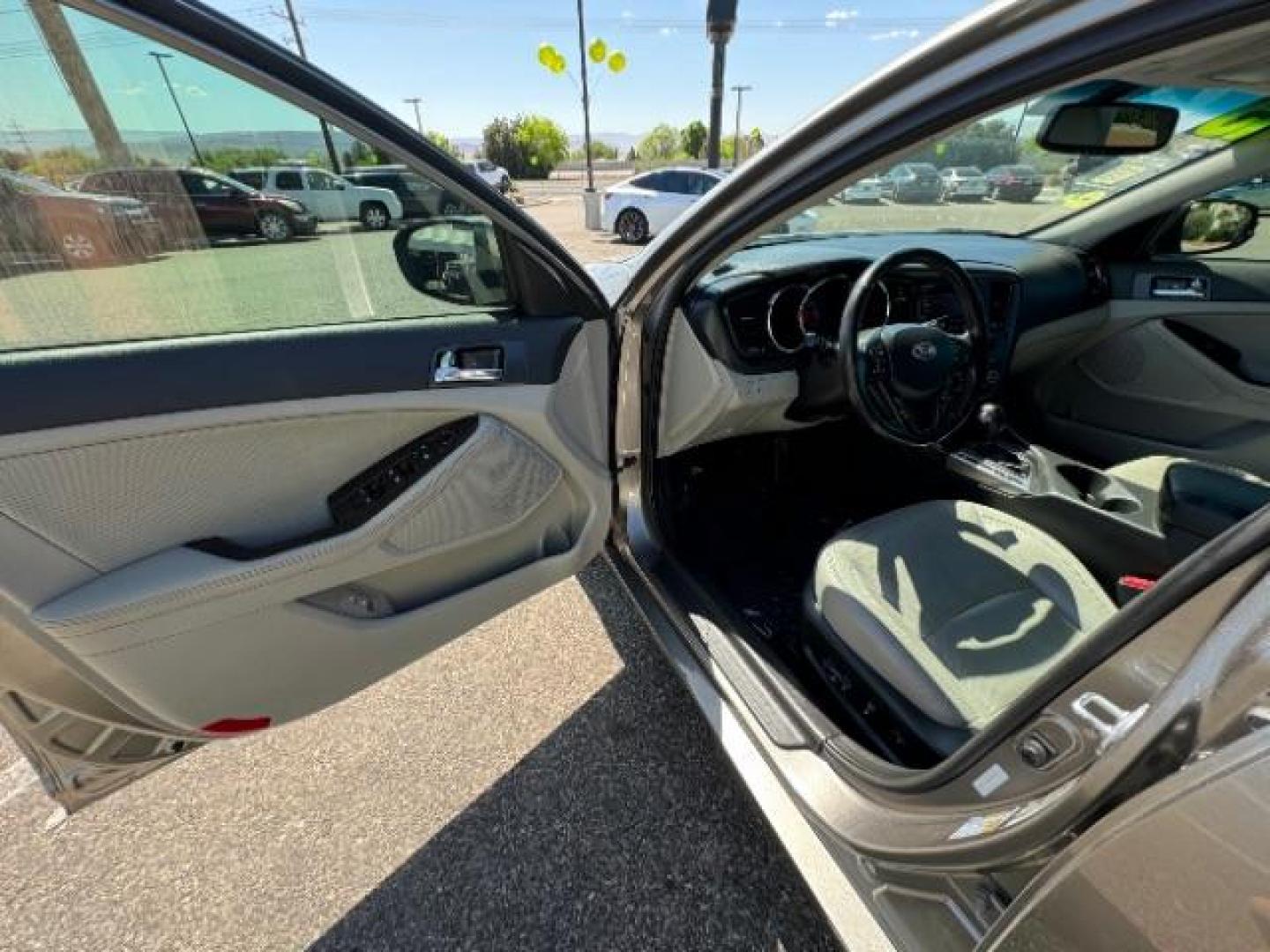 2013 Satin Metal Metallic /Gray Leather Interior Kia Optima EX (5XXGN4A72DG) with an 2.4L L4 DOHC 16V engine, 6-Speed Automatic transmission, located at 1865 East Red Hills Pkwy, St. George, 84770, (435) 628-0023, 37.120850, -113.543640 - Photo#17