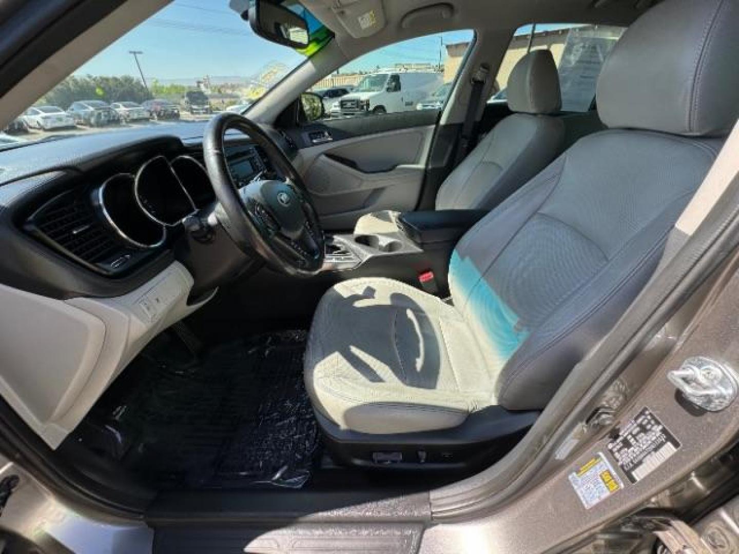 2013 Satin Metal Metallic /Gray Leather Interior Kia Optima EX (5XXGN4A72DG) with an 2.4L L4 DOHC 16V engine, 6-Speed Automatic transmission, located at 1865 East Red Hills Pkwy, St. George, 84770, (435) 628-0023, 37.120850, -113.543640 - Photo#19