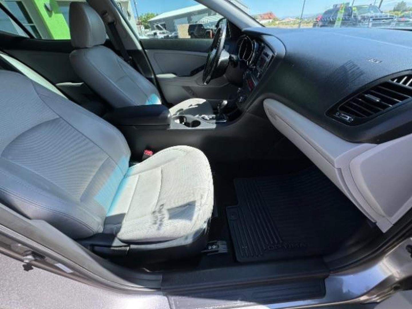 2013 Satin Metal Metallic /Gray Leather Interior Kia Optima EX (5XXGN4A72DG) with an 2.4L L4 DOHC 16V engine, 6-Speed Automatic transmission, located at 1865 East Red Hills Pkwy, St. George, 84770, (435) 628-0023, 37.120850, -113.543640 - Photo#34