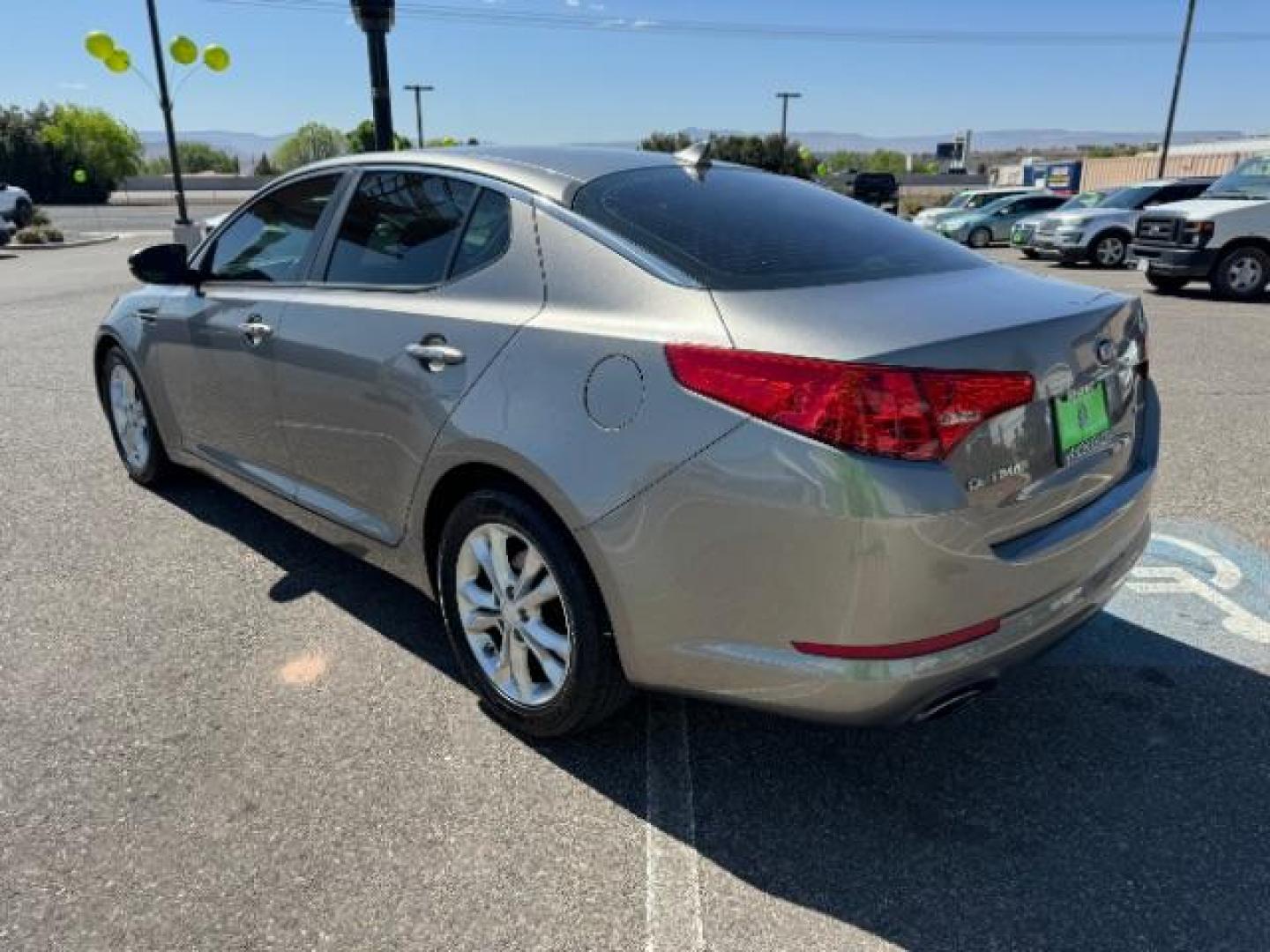 2013 Satin Metal Metallic /Gray Leather Interior Kia Optima EX (5XXGN4A72DG) with an 2.4L L4 DOHC 16V engine, 6-Speed Automatic transmission, located at 1865 East Red Hills Pkwy, St. George, 84770, (435) 628-0023, 37.120850, -113.543640 - Photo#7