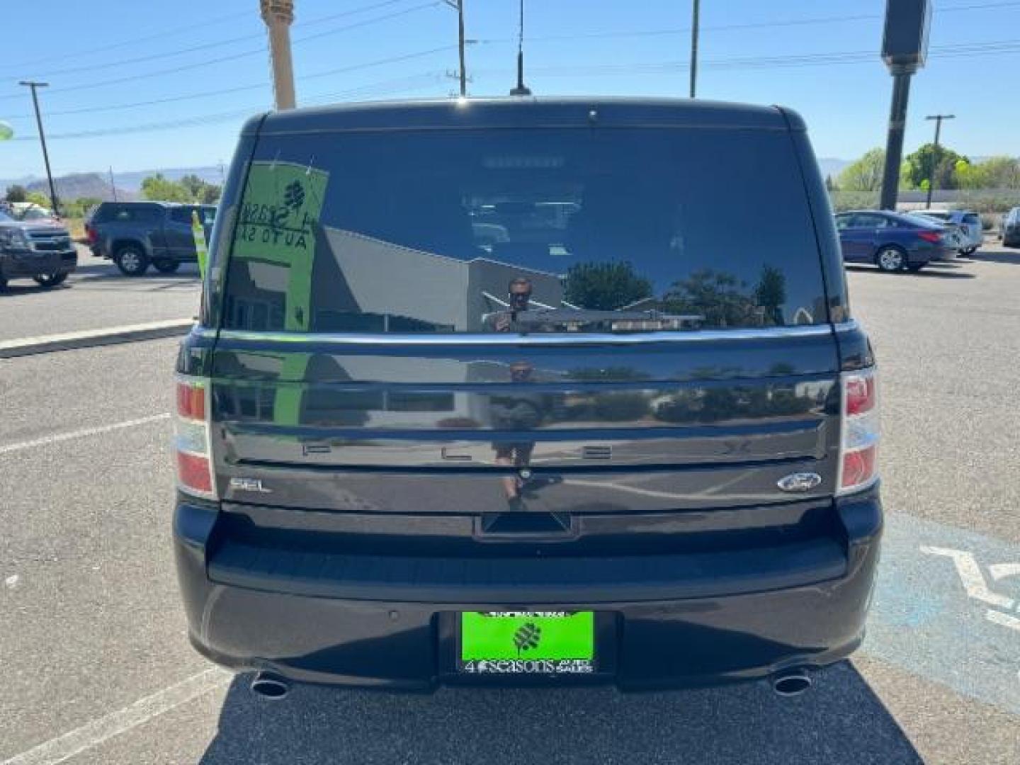 2014 Tuxedo Black Metallic /Charcoal Black Ford Flex SEL FWD (2FMGK5C88EB) with an 3.5L V6 DOHC 24V engine, 6-Speed Automatic Overdrive transmission, located at 940 North Main Street, Cedar City, UT, 84720, (435) 628-0023, 37.692936, -113.061897 - We specialize in helping ALL people get the best financing available. No matter your credit score, good, bad or none we can get you an amazing rate. Had a bankruptcy, divorce, or repossessions? We give you the green light to get your credit back on the road. Low down and affordable payments that fit - Photo#9