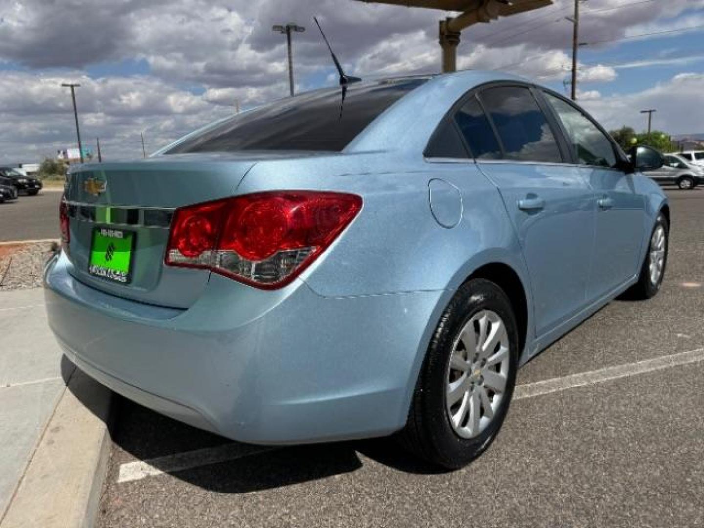 2011 Ice Blue Metallic /Jet Black and Medium Titanium Cloth Interior Chevrolet Cruze 2LS (1G1PC5SH1B7) with an 1.8L L4 DOHC 16V FFV engine, 6-Speed Automatic transmission, located at 1865 East Red Hills Pkwy, St. George, 84770, (435) 628-0023, 37.120850, -113.543640 - We specialize in helping ALL people get the best financing available. No matter your credit score, good, bad or none we can get you an amazing rate. Had a bankruptcy, divorce, or repossessions? We give you the green light to get your credit back on the road. Low down and affordable payments that fit - Photo#6