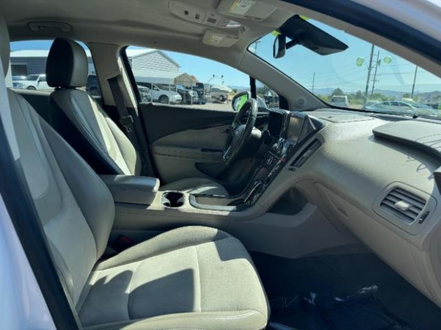 2013 White /Black Interior Chevrolet Volt Premium w/ Navigation and LEP (1G1RH6E47DU) with an 1.4L L4 DOHC 16V PLUG-IN HYBRID engine, Continuously Variable Transmission transmission, located at 940 North Main Street, Cedar City, UT, 84720, (435) 628-0023, 37.692936, -113.061897 - ***This vehicle qualifies for the EV/Hybrid tax rebate of up to $4,000*** We are setup with the IRS to recieve direct payments within 72 hours. We file the rebate online with IRS and can credit it to your down payment, reduce the sales price OR give you cashback!! These cars will not last and can o - Photo#29