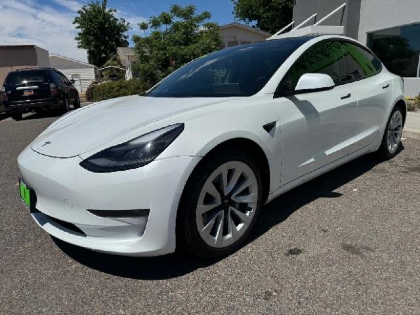 2022 Pearl White Multi-Coat /All Black Tesla Model 3 Standard Range Plus (5YJ3E1EA9NF) with an ELECTRIC engine, 1-Speed Automatic transmission, located at 1865 East Red Hills Pkwy, St. George, 84770, (435) 628-0023, 37.120850, -113.543640 - SOLD - But we can find you the Tesla you want from our large network of used Teslas. Call us to talk about options. Price before $4k tax rebate. This has the new LFP battery pack. Excellent condition. New tires, Gets 250+ miles on a full charge. Stil has battery/drive unit warranty until 100k mi - Photo#2