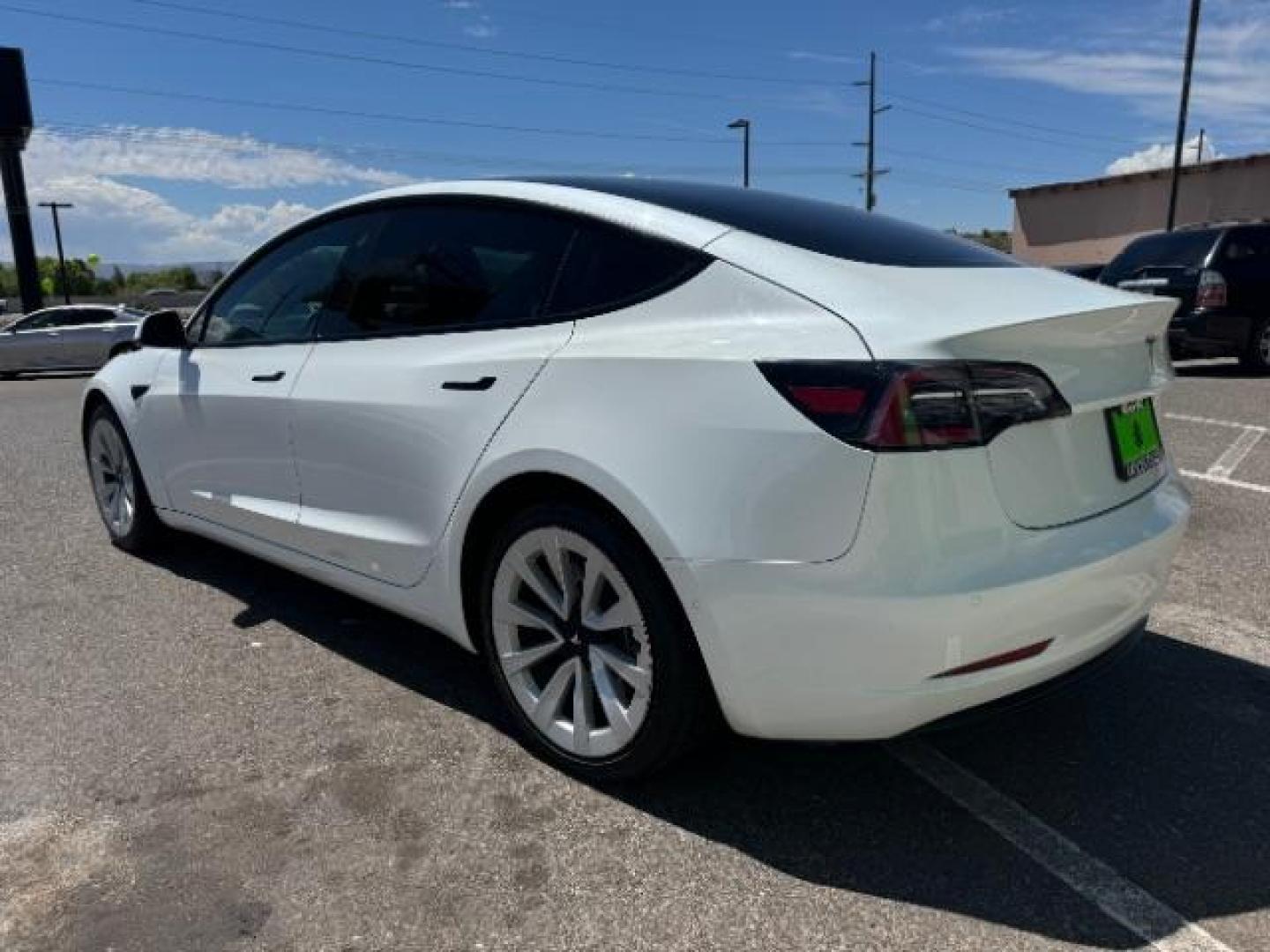 2022 Pearl White Multi-Coat /All Black Tesla Model 3 Standard Range Plus (5YJ3E1EA9NF) with an ELECTRIC engine, 1-Speed Automatic transmission, located at 1865 East Red Hills Pkwy, St. George, 84770, (435) 628-0023, 37.120850, -113.543640 - SOLD - But we can find you the Tesla you want from our large network of used Teslas. Call us to talk about options. Price before $4k tax rebate. This has the new LFP battery pack. Excellent condition. New tires, Gets 250+ miles on a full charge. Stil has battery/drive unit warranty until 100k mi - Photo#8