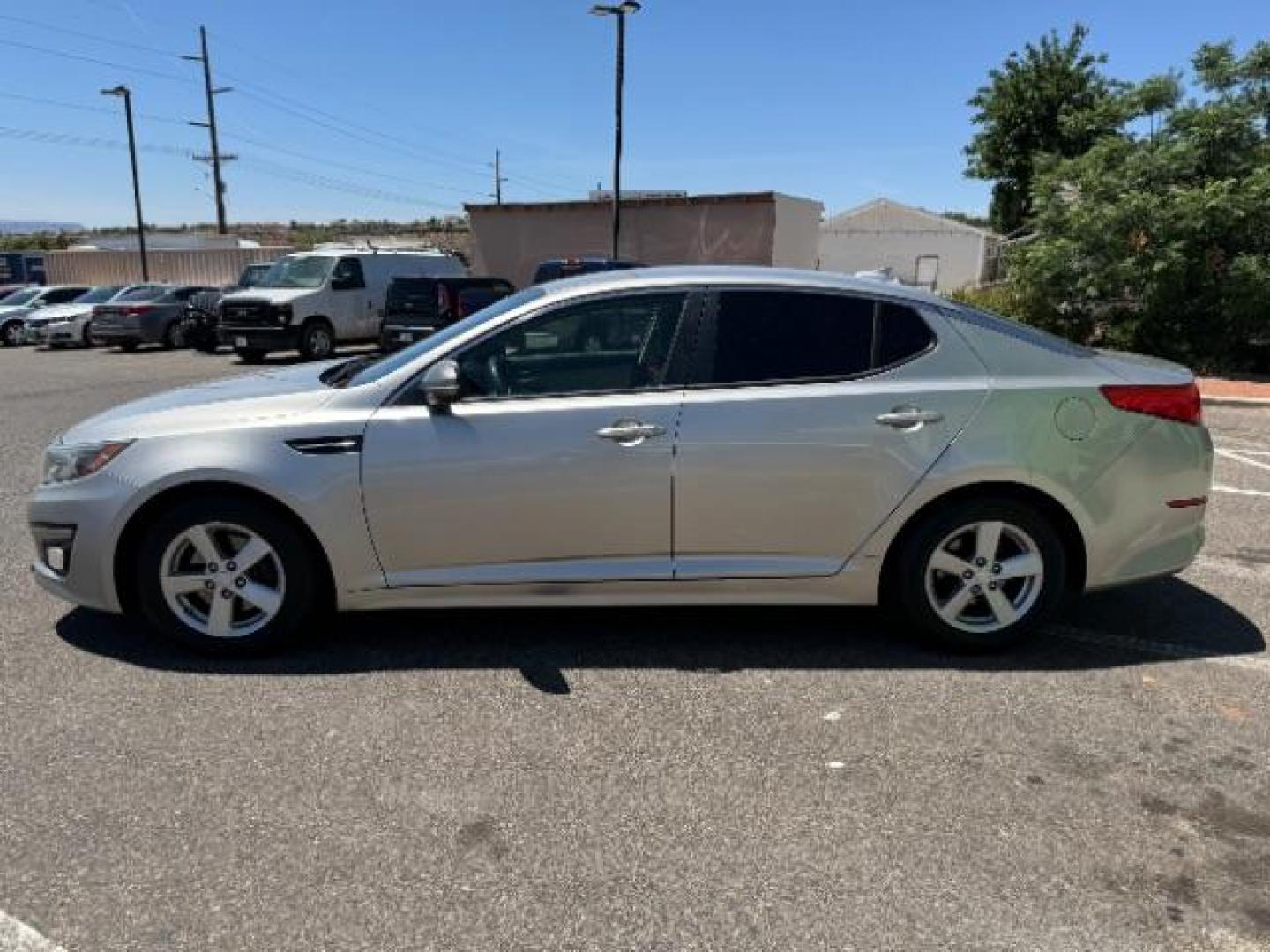 2015 Satin Metal /Beige Kia Optima LX (5XXGM4A71FG) with an 2.4L L4 DOHC 16V engine, 6-Speed Automatic transmission, located at 1865 East Red Hills Pkwy, St. George, 84770, (435) 628-0023, 37.120850, -113.543640 - Photo#3