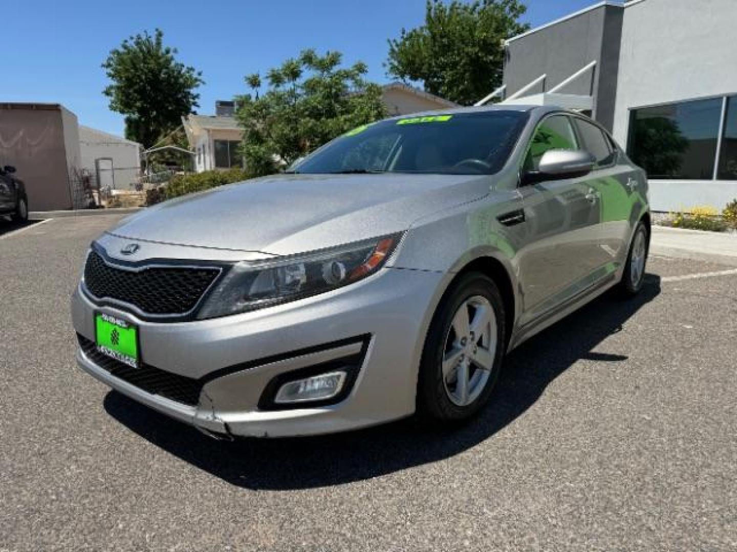 2015 Satin Metal /Beige Kia Optima LX (5XXGM4A71FG) with an 2.4L L4 DOHC 16V engine, 6-Speed Automatic transmission, located at 1865 East Red Hills Pkwy, St. George, 84770, (435) 628-0023, 37.120850, -113.543640 - We specialize in helping ALL people get the best financing available. No matter your credit score, good, bad or none we can get you an amazing rate. Had a bankruptcy, divorce, or repossessions? We give you the green light to get your credit back on the road. Low down and affordable payments that fit - Photo#2