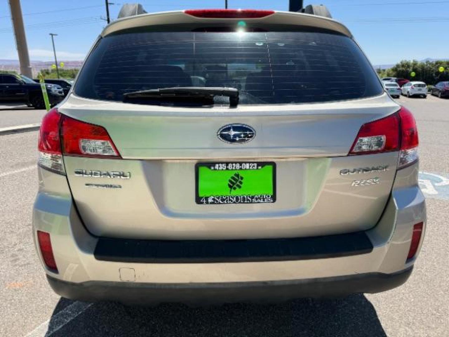 2014 Gold /Ivory Subaru Outback 2.5i (4S4BRBAC9E3) with an 2.5L H4 DOHC 16V engine, Continuously Variable Transmission transmission, located at 940 North Main Street, Cedar City, UT, 84720, (435) 628-0023, 37.692936, -113.061897 - We specialize in helping ALL people get the best financing available. No matter your credit score, good, bad or none we can get you an amazing rate. Had a bankruptcy, divorce, or repossessions? We give you the green light to get your credit back on the road. Low down and affordable payments that fit - Photo#5