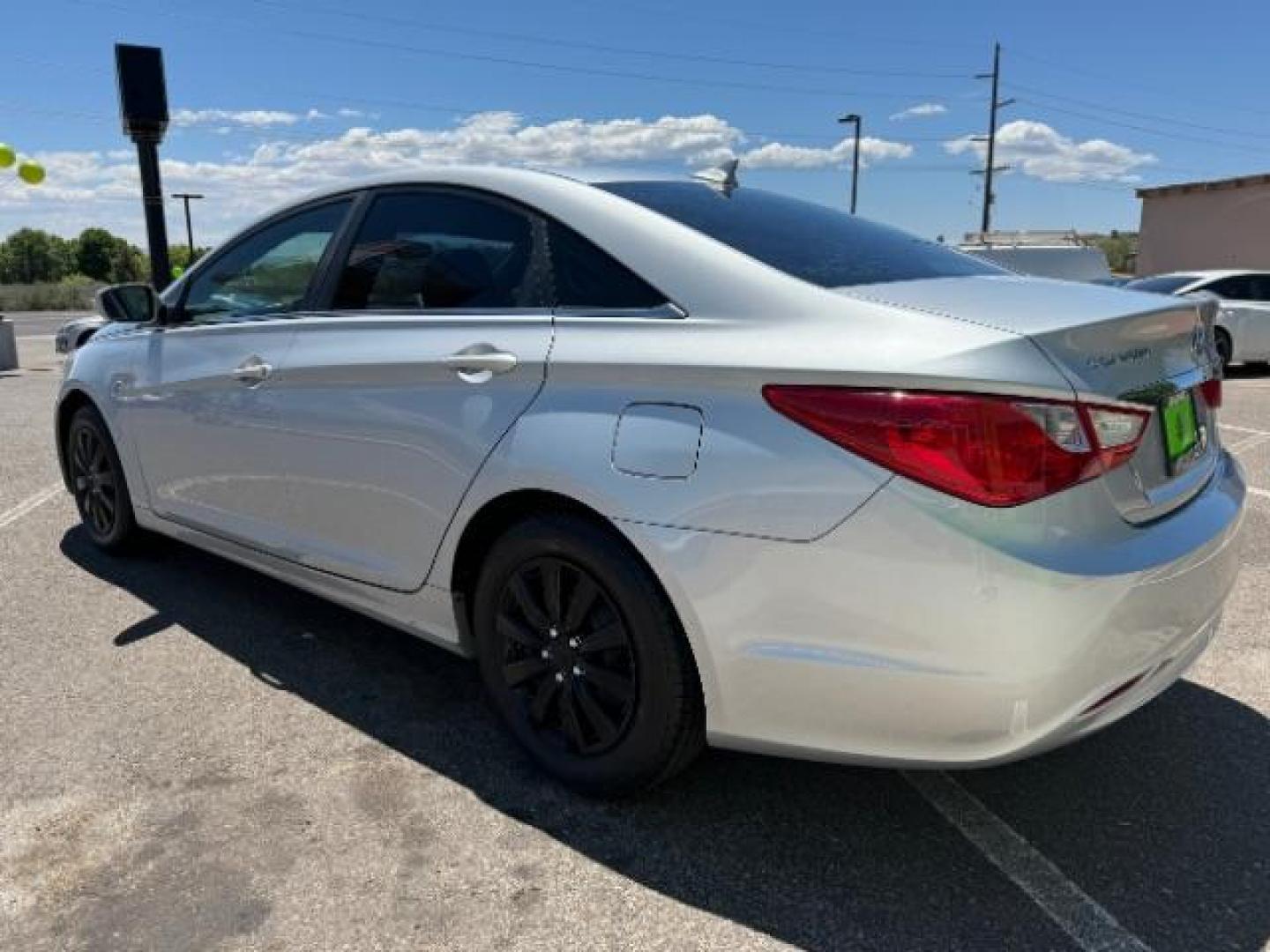 2011 Radiant Silver Metallic Hyundai Sonata GLS Auto (5NPEB4AC0BH) with an 2.4L L4 DOHC 16V engine, 6-Speed Automatic transmission, located at 1865 East Red Hills Pkwy, St. George, 84770, (435) 628-0023, 37.120850, -113.543640 - Photo#4