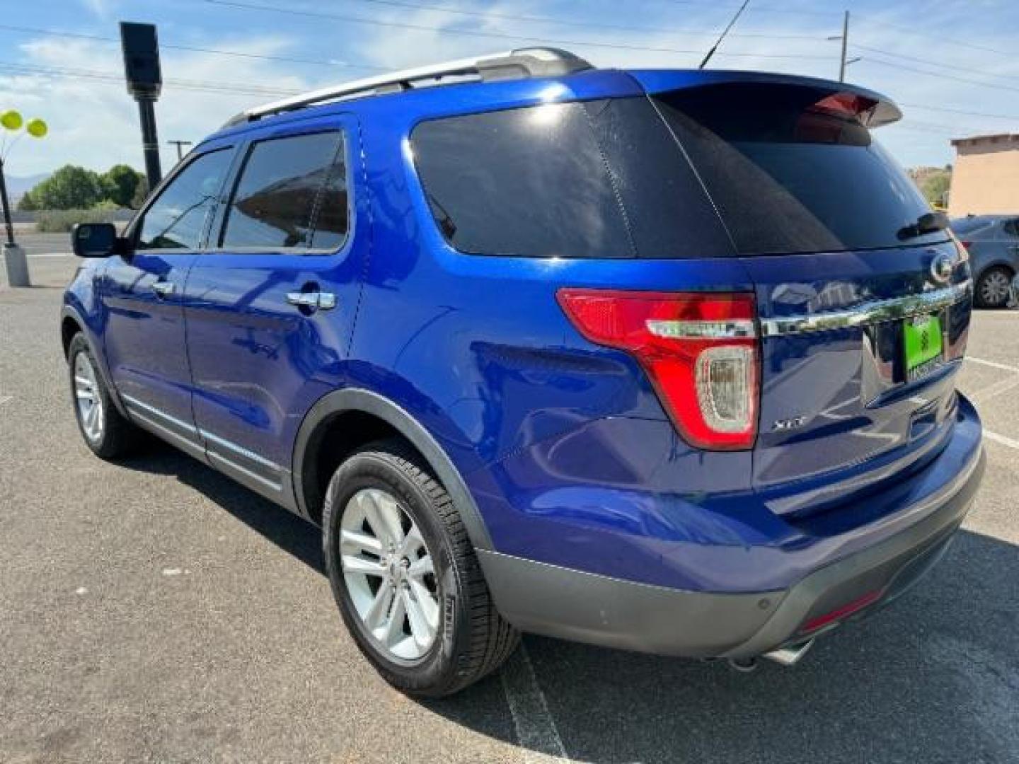 2013 Deep Impact Blue Metallic /Charcoal Black Cloth Interior Ford Explorer XLT 4WD (1FM5K8D8XDG) with an 3.5L V6 DOHC 24V engine, 6-Speed Automatic transmission, located at 1865 East Red Hills Pkwy, St. George, 84770, (435) 628-0023, 37.120850, -113.543640 - We specialize in helping ALL people get the best financing available. No matter your credit score, good, bad or none we can get you an amazing rate. Had a bankruptcy, divorce, or repossessions? We give you the green light to get your credit back on the road. Low down and affordable payments that fit - Photo#4