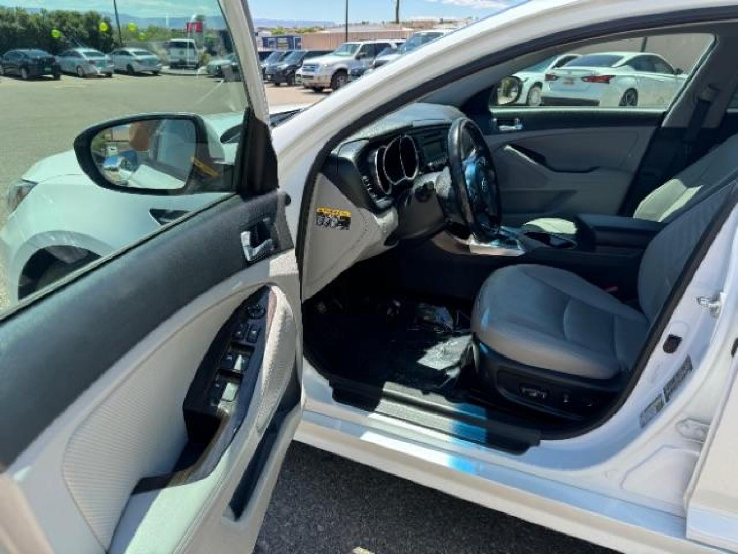 2015 Snow White Pearl /Black Interior Kia Optima EX (5XXGN4A79FG) with an 2.4L L4 DOHC 16V engine, 6-Speed Automatic transmission, located at 940 North Main Street, Cedar City, UT, 84720, (435) 628-0023, 37.692936, -113.061897 - Photo#12