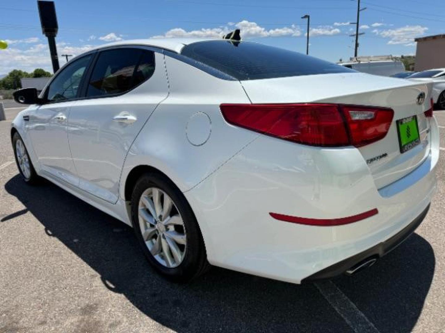 2015 Snow White Pearl /Black Interior Kia Optima EX (5XXGN4A79FG) with an 2.4L L4 DOHC 16V engine, 6-Speed Automatic transmission, located at 940 North Main Street, Cedar City, UT, 84720, (435) 628-0023, 37.692936, -113.061897 - Photo#4