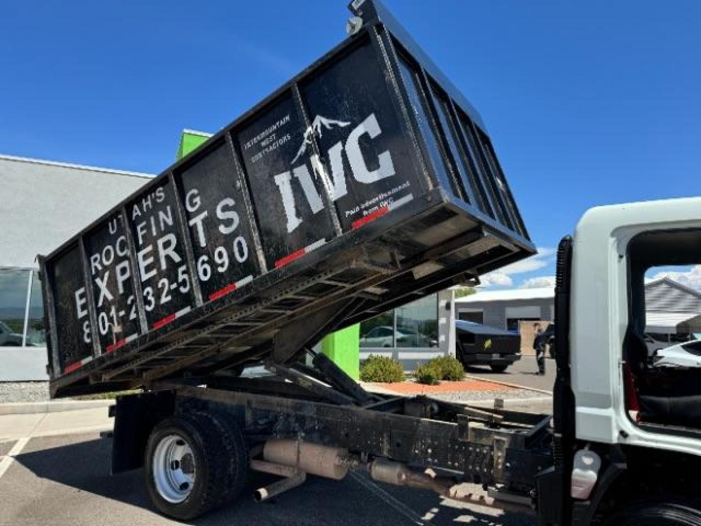 2020 White /Black Mitsubishi Fuso FE180 (4UZCXE119LG) with an 6L engine, Automatic transmission, located at 1865 East Red Hills Pkwy, St. George, 84770, (435) 628-0023, 37.120850, -113.543640 - Fuso FE180 dump truck. 26k miles. Runs a drives great! FE180 Dump Truck is a powerful and versatile commercial vehicle with a GVWR of 17,995 pounds. It is powered by the GMC 6.0L turbocharged V8 gas engine paired with an Allison 6-speed automatic transmission. Standard features include air conditi - Photo#27