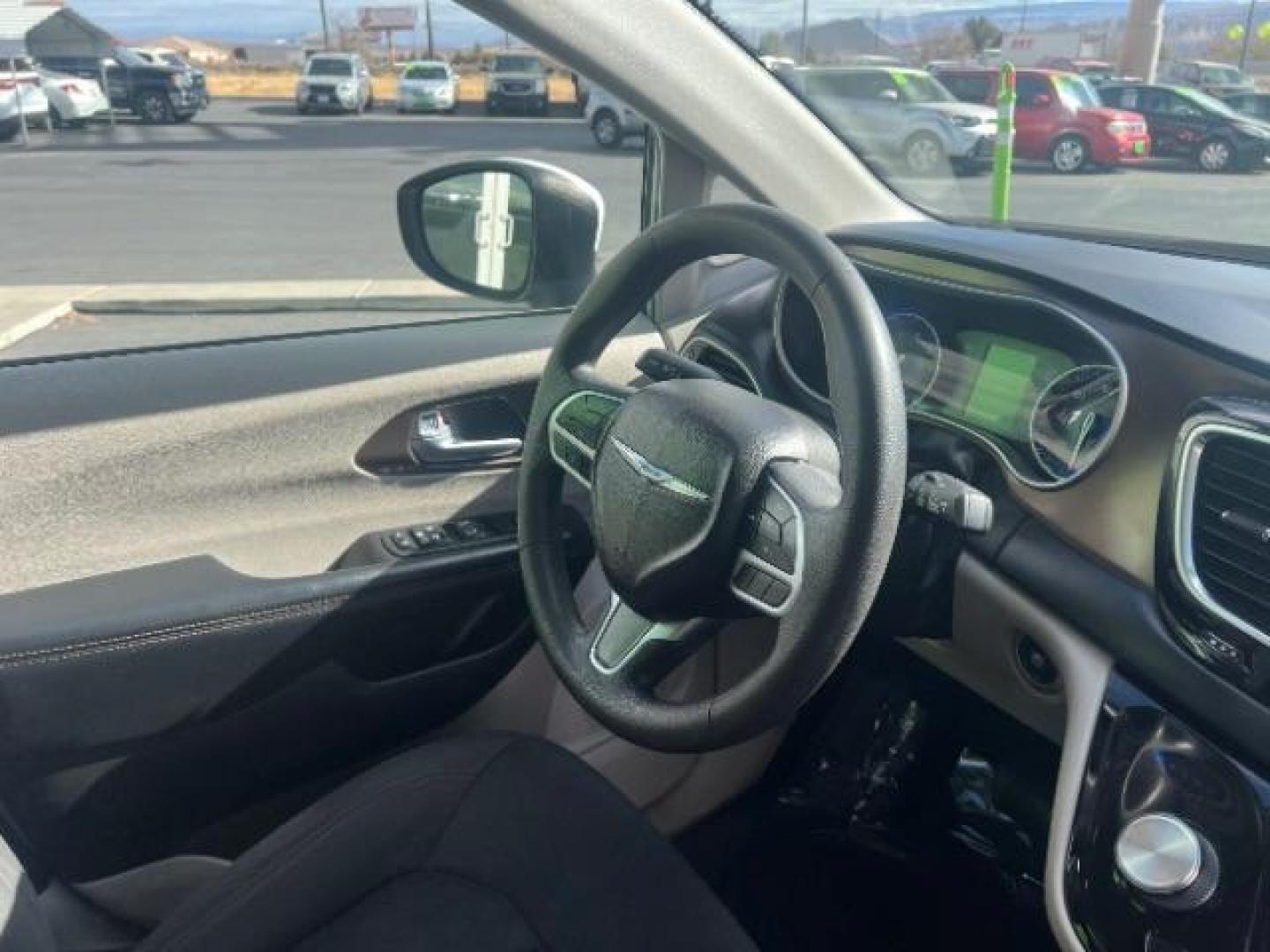 2018 Bright White Clear C /Black/Alloy, cloth Chrysler Pacifica L (2C4RC1AG2JR) with an 3.6L V6 DOHC 24V engine, 9-Speed Automatic transmission, located at 1865 East Red Hills Pkwy, St. George, 84770, (435) 628-0023, 37.120850, -113.543640 - Photo#31