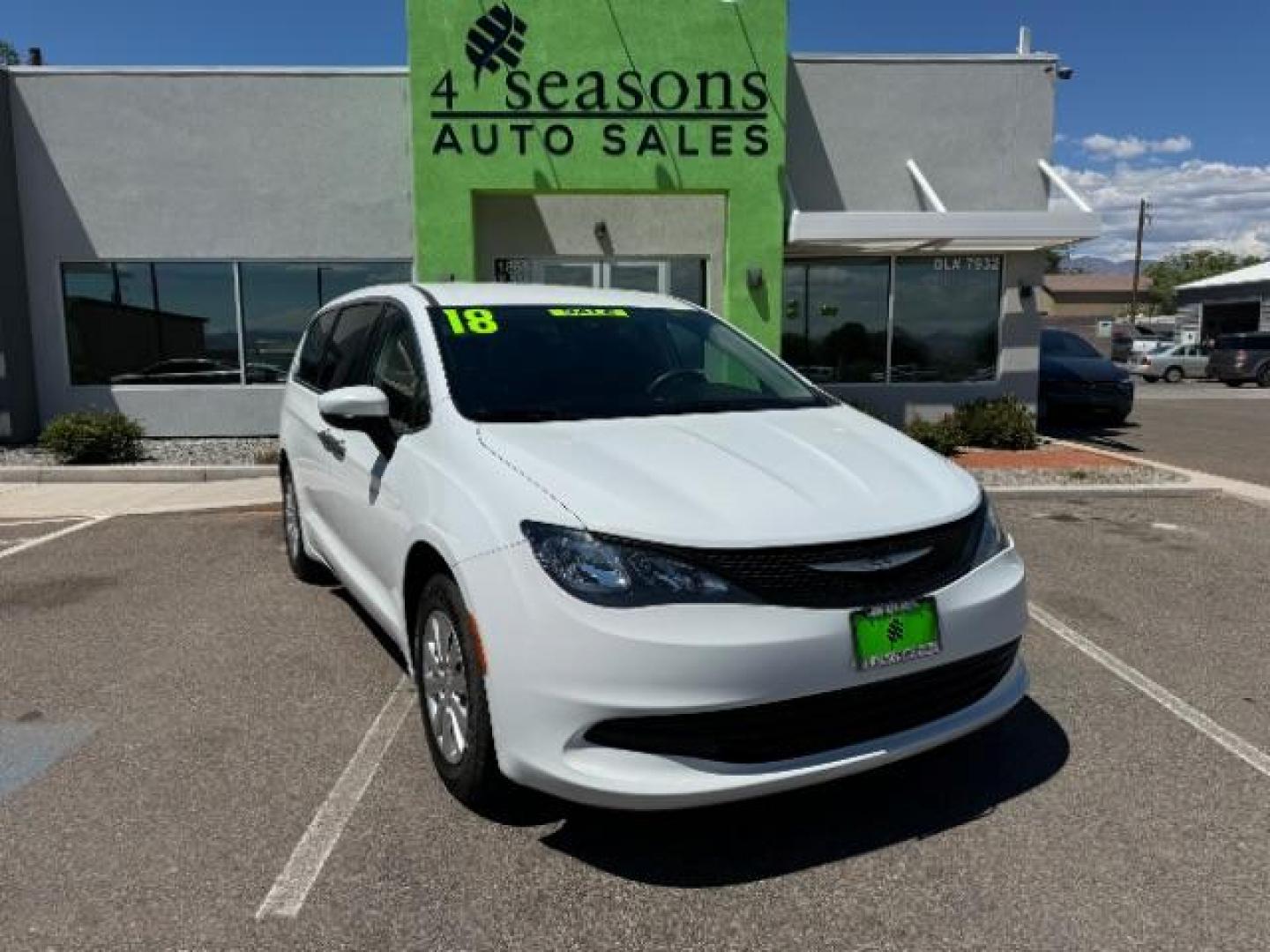 2018 Bright White Clear Coat /Black/Alloy, cloth Chrysler Pacifica L (2C4RC1AG2JR) with an 3.6L V6 DOHC 24V engine, 9-Speed Automatic transmission, located at 1865 East Red Hills Pkwy, St. George, 84770, (435) 628-0023, 37.120850, -113.543640 - Photo#0