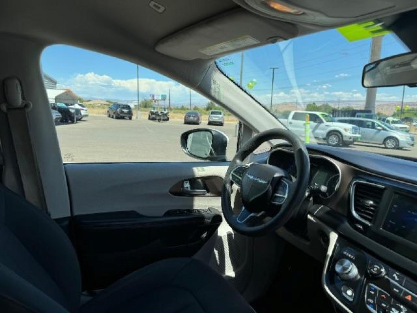 2018 Bright White Clear Coat /Black/Alloy, cloth Chrysler Pacifica L (2C4RC1AG2JR) with an 3.6L V6 DOHC 24V engine, 9-Speed Automatic transmission, located at 1865 East Red Hills Pkwy, St. George, 84770, (435) 628-0023, 37.120850, -113.543640 - Photo#35