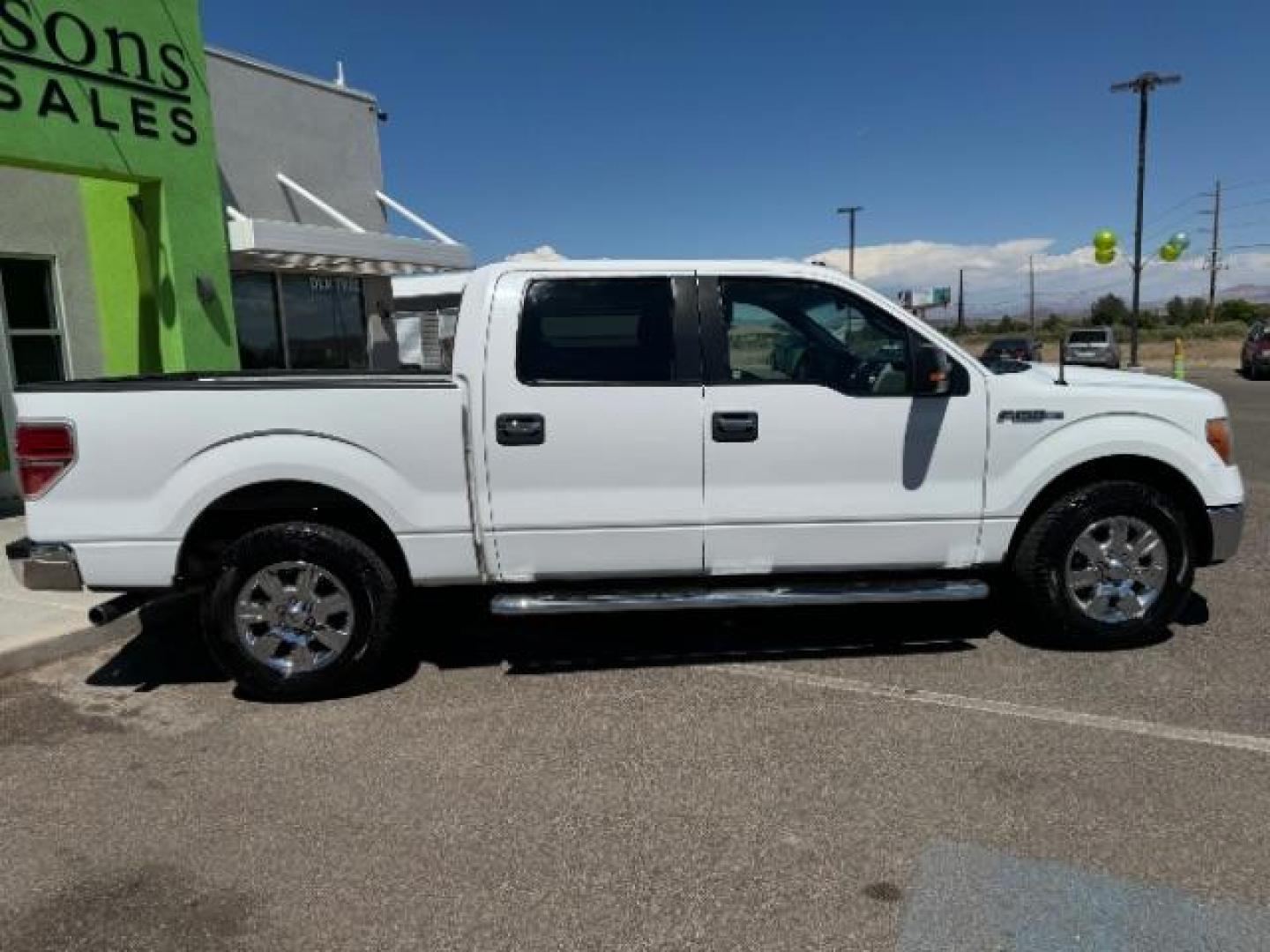 2011 Oxford White /Steel Gray Cloth Interior Ford F-150 XLT SuperCrew 5.5-ft. Bed 2WD (1FTFW1CF0BF) with an 5.0L V8 engine, 6-Speed Automatic transmission, located at 940 North Main Street, Cedar City, UT, 84720, (435) 628-0023, 37.692936, -113.061897 - Photo#7