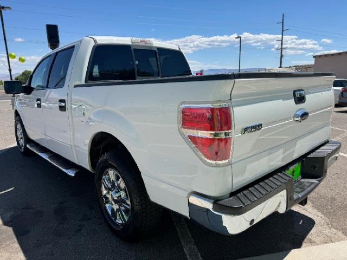 2011 Oxford White /Steel Gray Cloth Interior Ford F-150 XLT SuperCrew 5.5-ft. Bed 2WD (1FTFW1CF0BF) with an 5.0L V8 engine, 6-Speed Automatic transmission, located at 940 North Main Street, Cedar City, UT, 84720, (435) 628-0023, 37.692936, -113.061897 - Photo#4