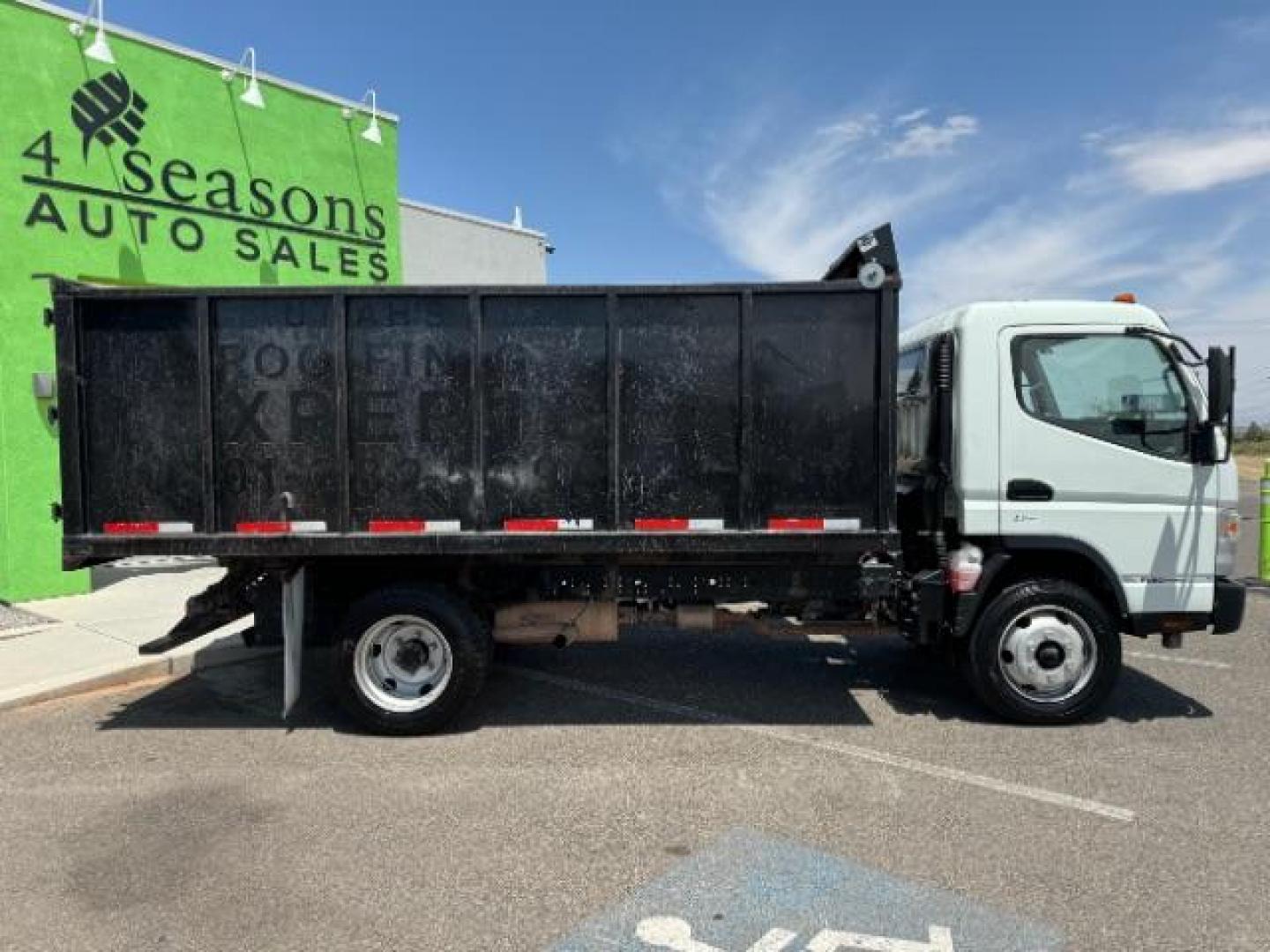 2020 White /Black Mitsubishi Fuso FE180 (4UZCXE11XLG) with an 6L engine, Automatic transmission, located at 1865 East Red Hills Pkwy, St. George, 84770, (435) 628-0023, 37.120850, -113.543640 - Photo#10