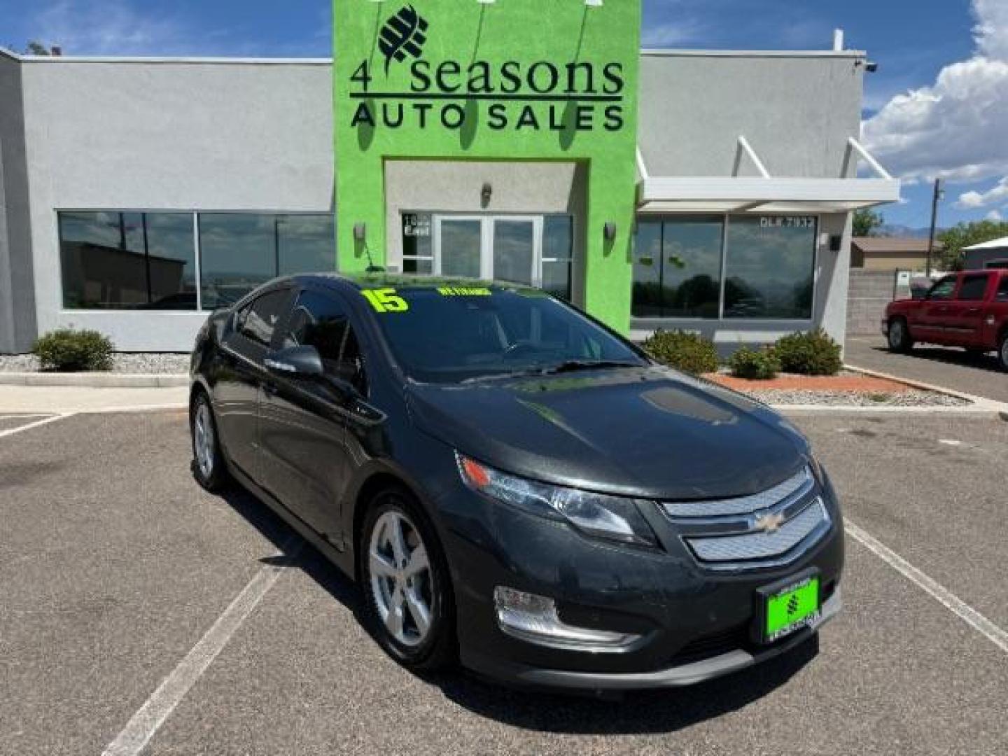 2015 Ashen Gray Metallic /Jet Black/Dark Accents Chevrolet Volt Premium w/ Navigation (1G1RD6E44FU) with an 1.4L L4 DOHC 16V PLUG-IN HYBRID engine, Continuously Variable Transmission transmission, located at 940 North Main Street, Cedar City, UT, 84720, (435) 628-0023, 37.692936, -113.061897 - ***This vehicle qualifies for the EV/Hybrid tax rebate of up to $4,000*** We are setup with the IRS to recieve direct payments within 72 hours. We file the rebate online with IRS and can credit it to your down payment, reduce the sales price OR give you cashback!! These cars will not last and can o - Photo#0